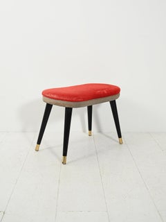 Tabouret scandinave en velours rouge et laiton, années 1950
