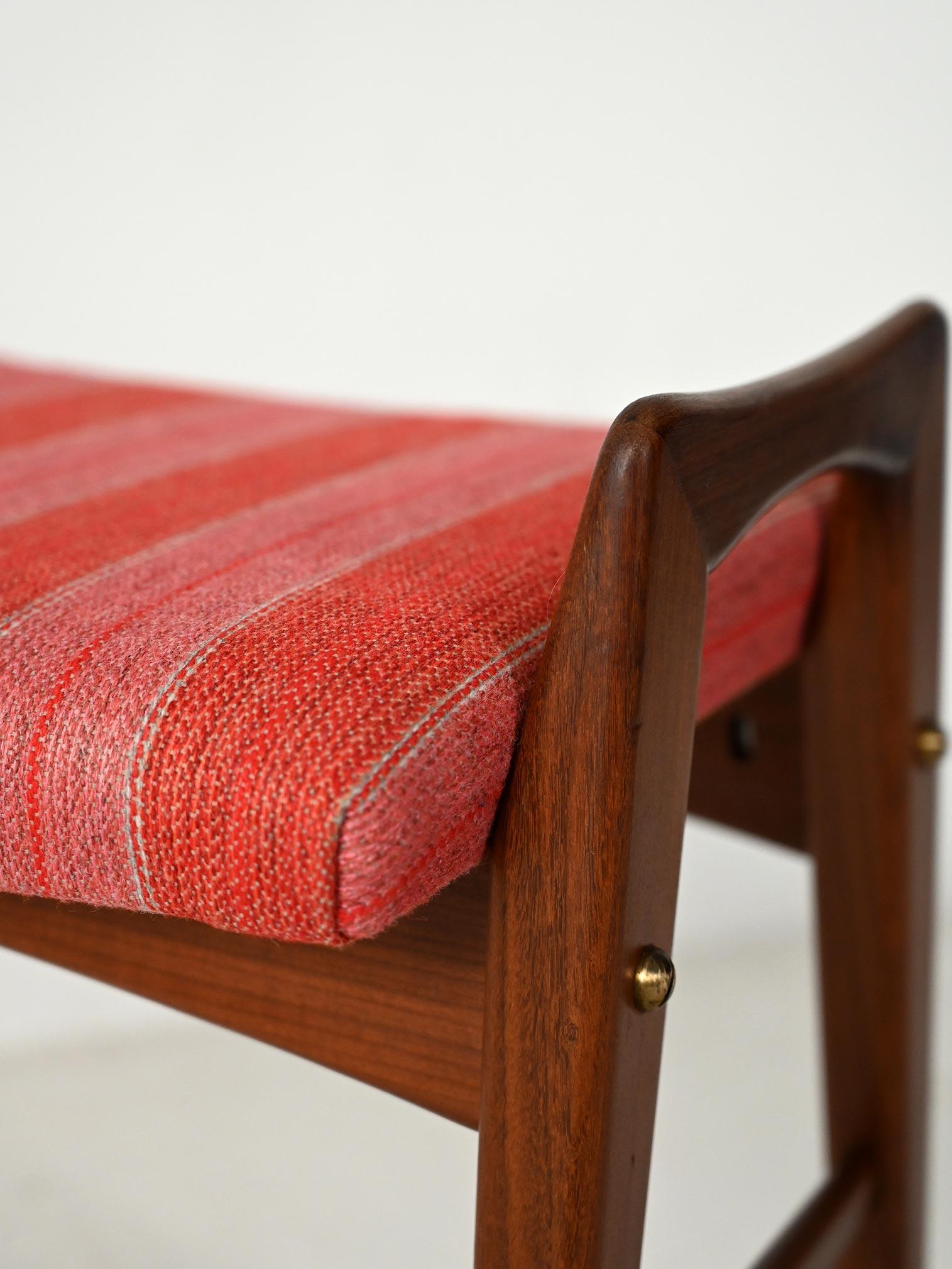 Sgabello scandinavo in teak di Svante Skogh Bon état - En vente à Brescia, IT