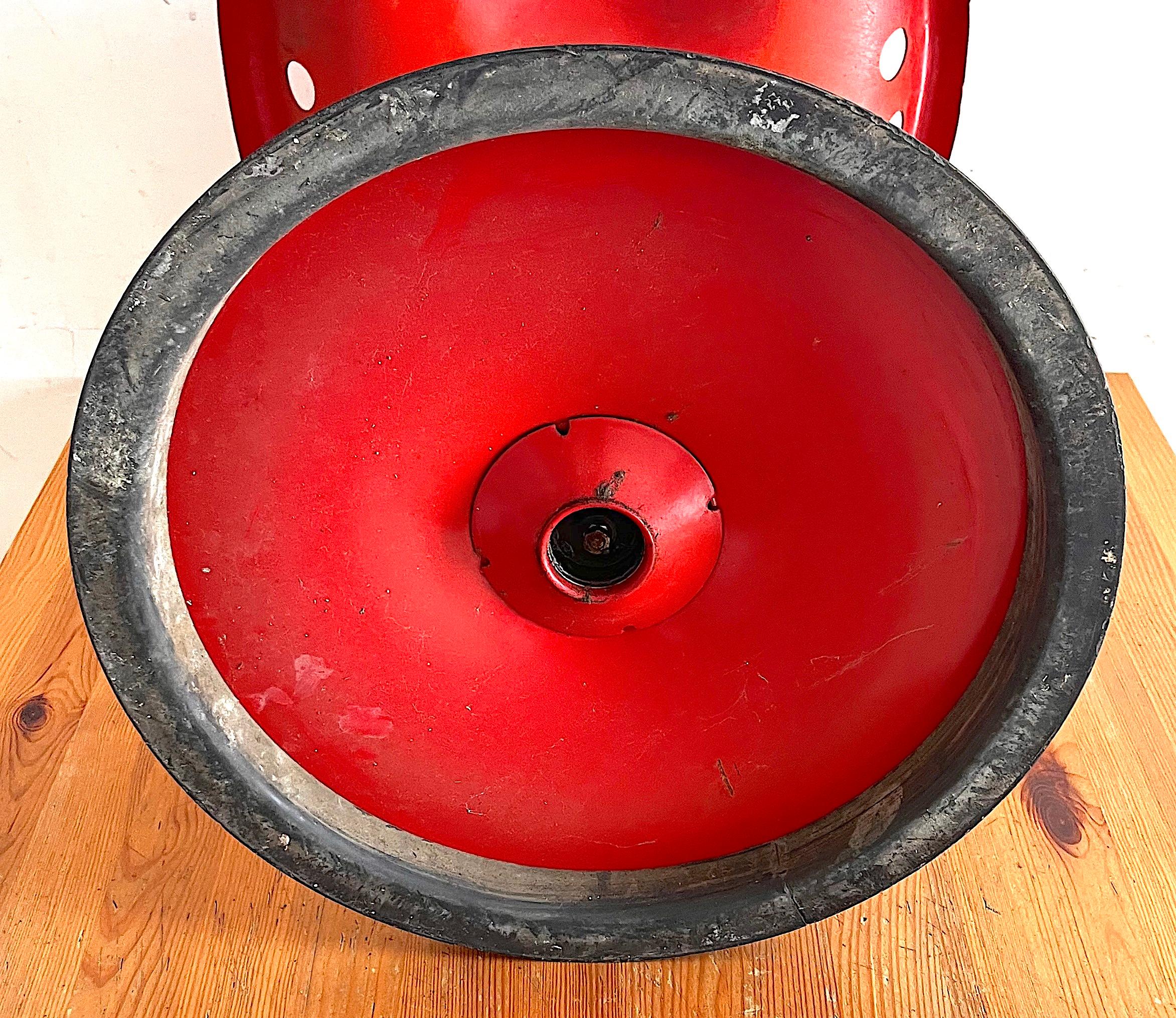 Sgabello Tractor rosso di Etienne Fermigier pour Mirima 3