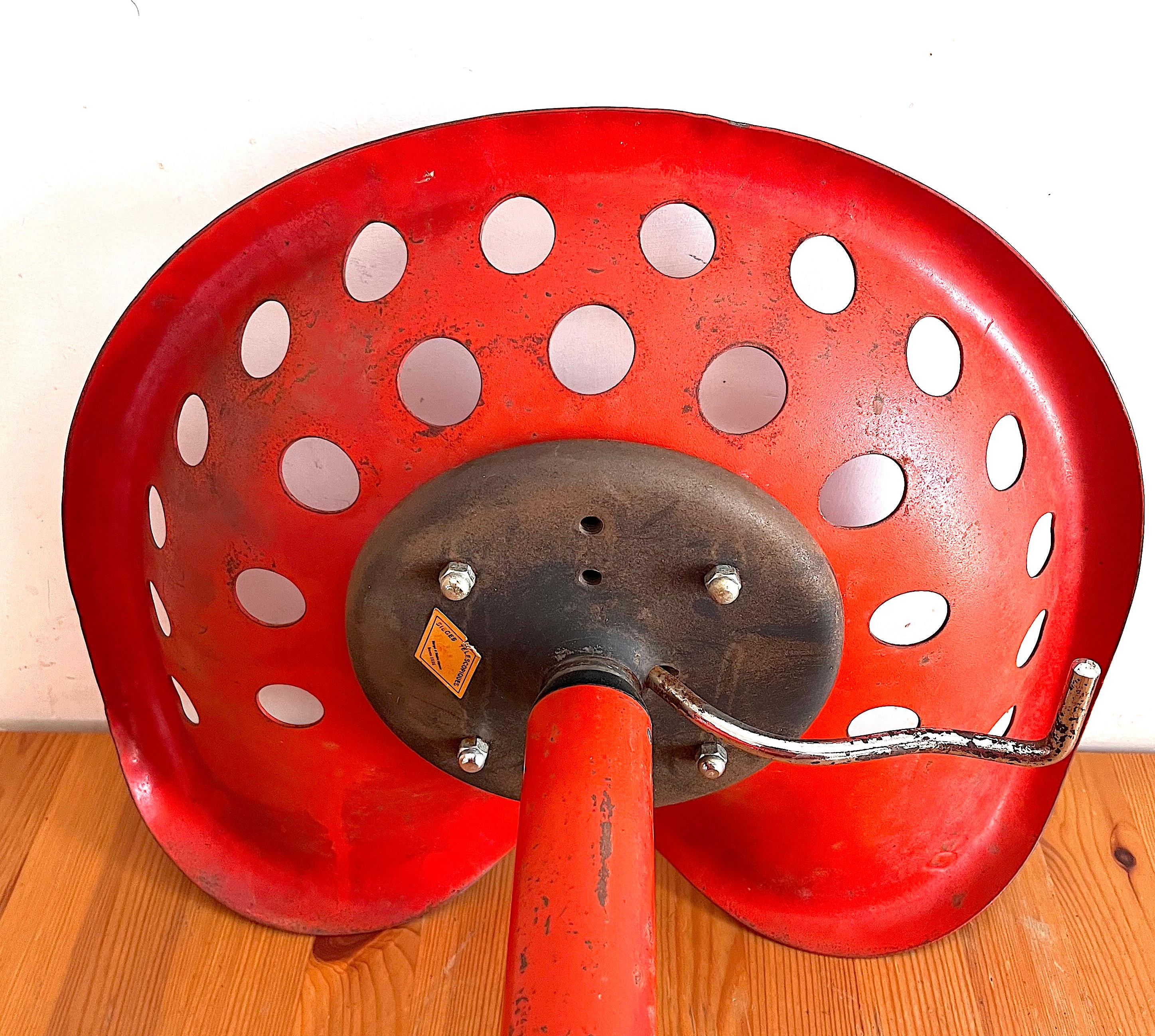 Sgabello Tractor rosso di Etienne Fermigier pour Mirima 7