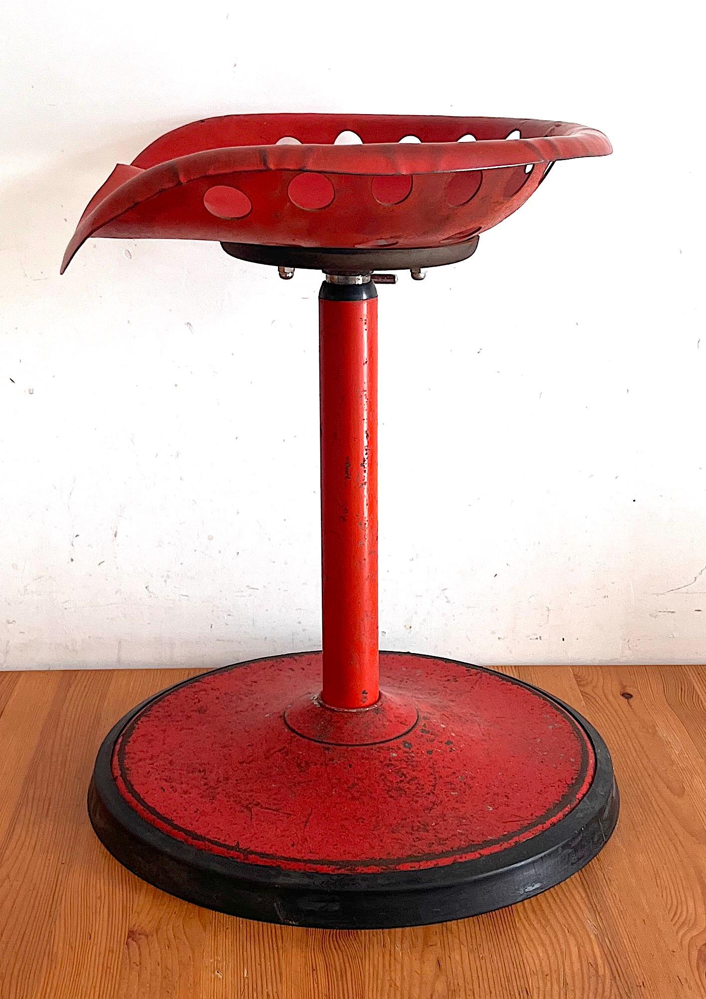Autre Sgabello Tractor rosso di Etienne Fermigier pour Mirima