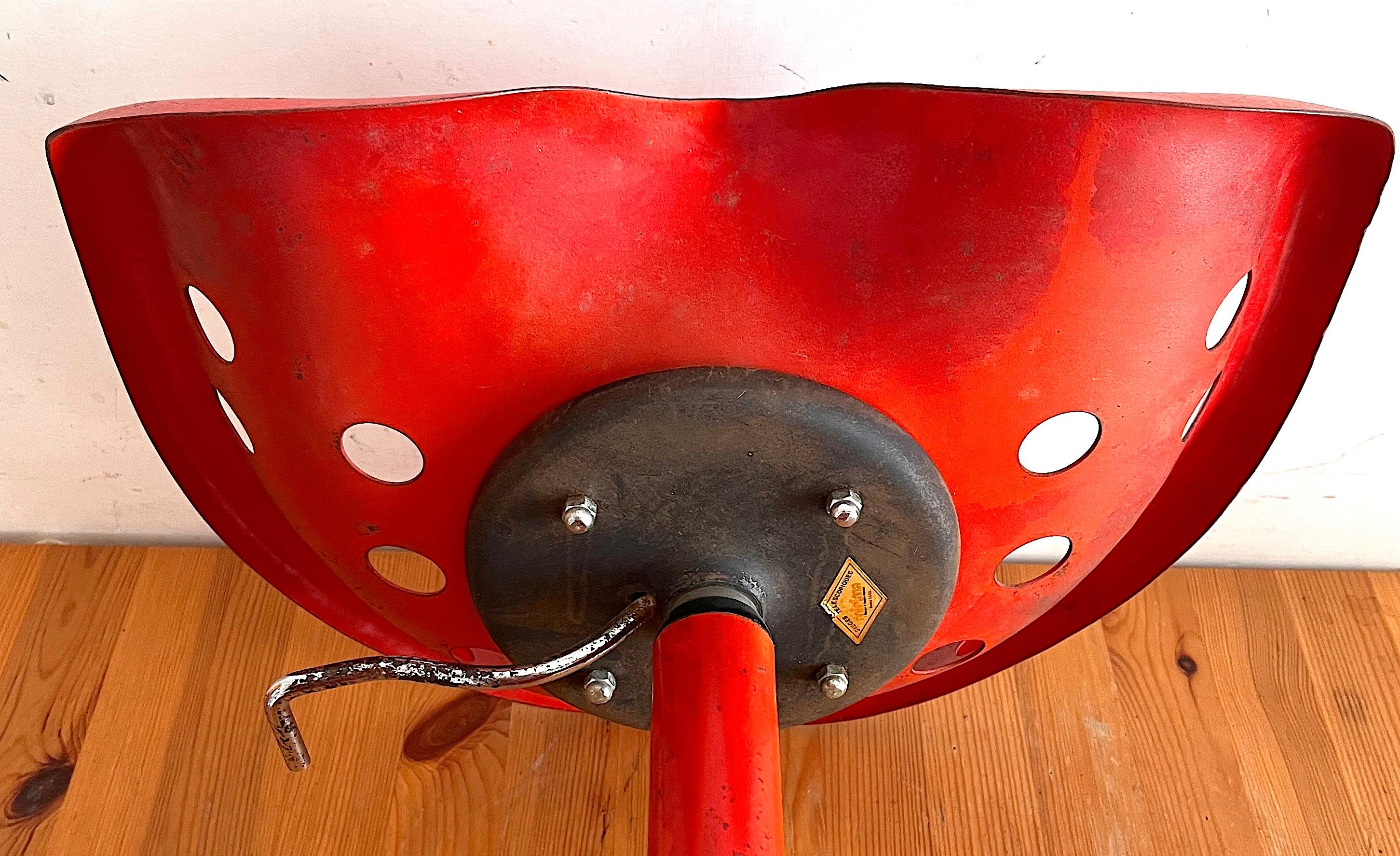 Sgabello Tractor rosso di Etienne Fermigier pour Mirima 2