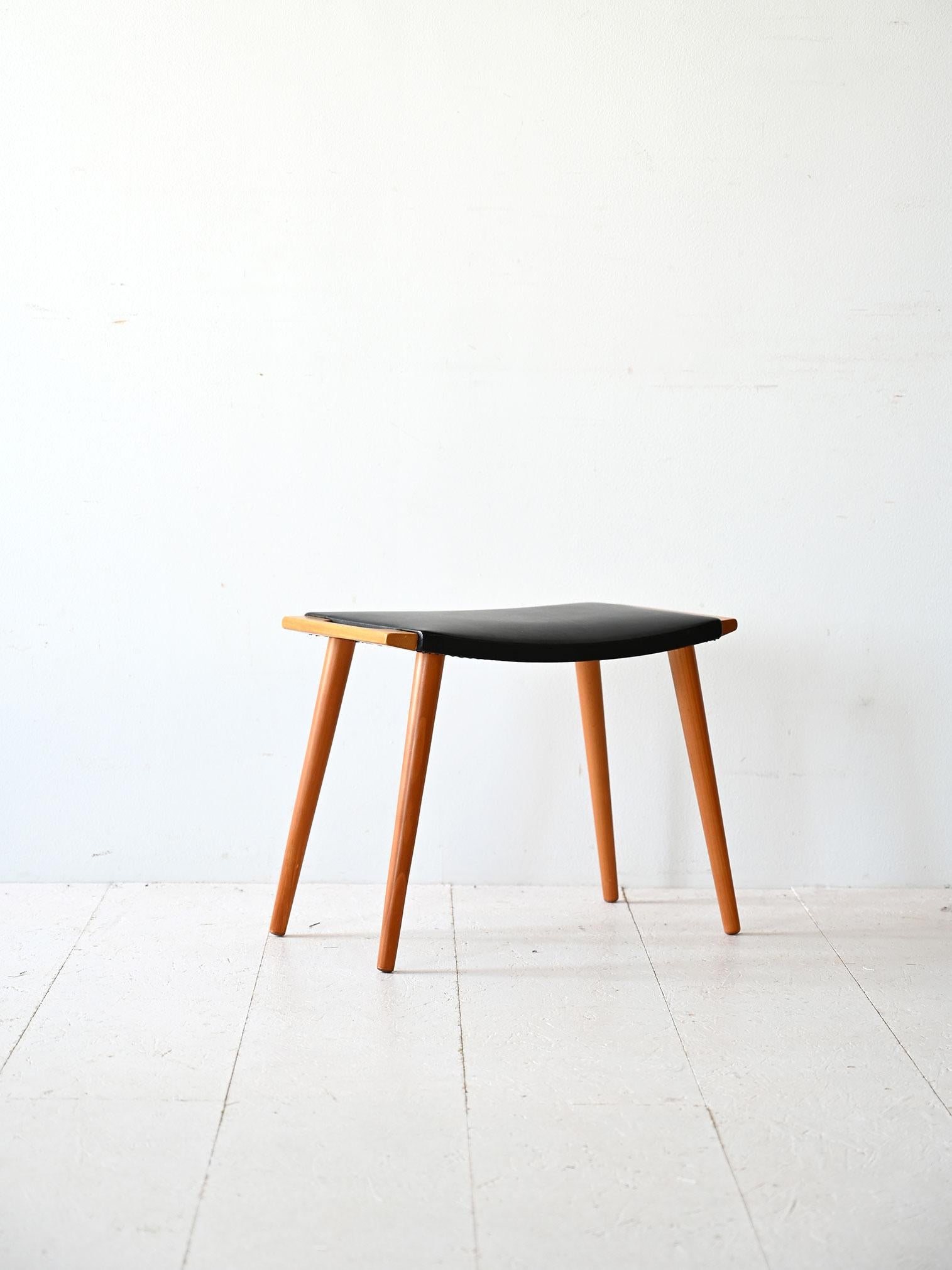 Scandinavo moderno Sgabello vintage in legno e pelle in vendita