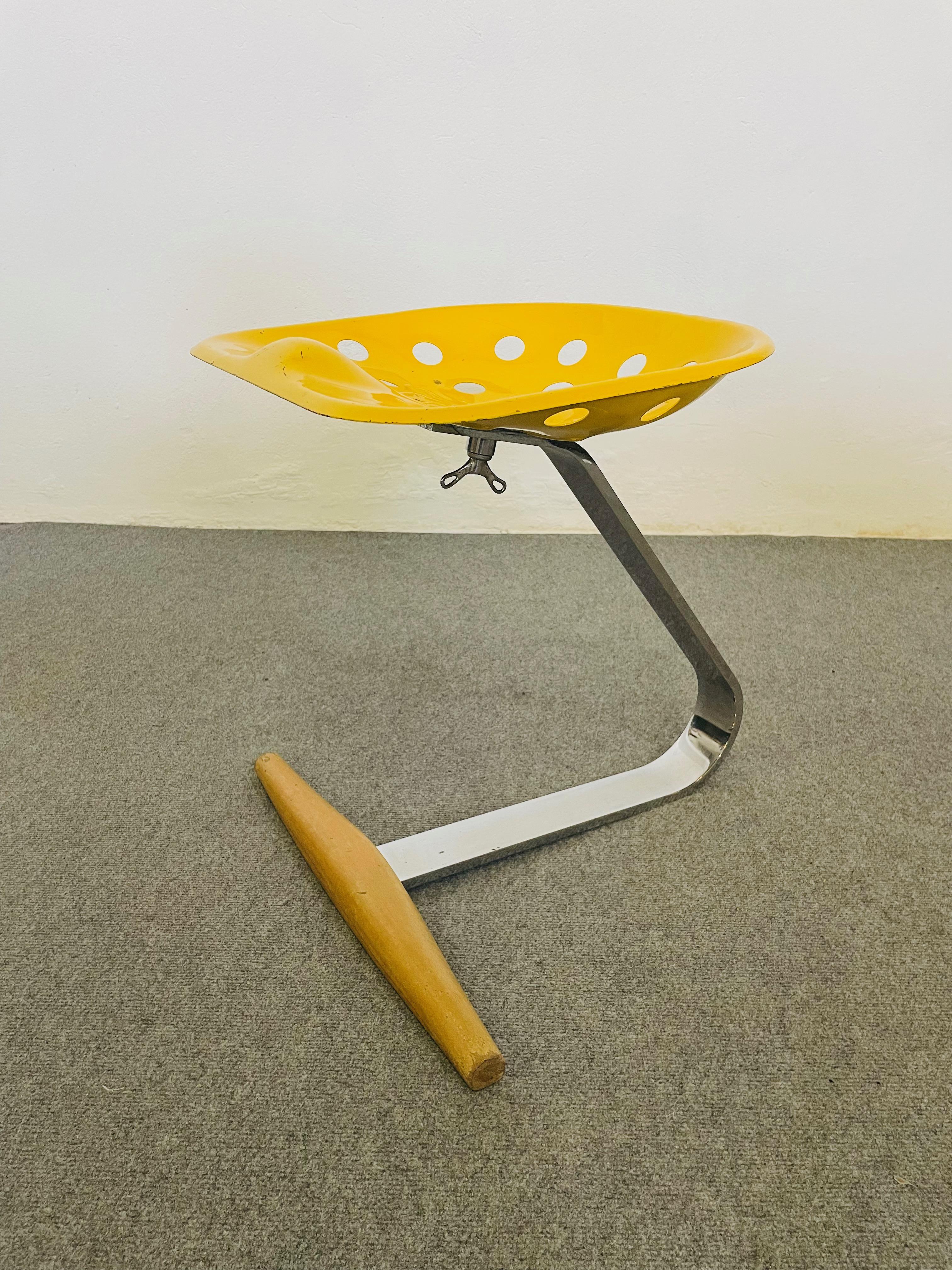 Sgabello Zanotta Mezzadro di Achille and Pier Giacomo Castiglioni (Late 20th Century) im Angebot