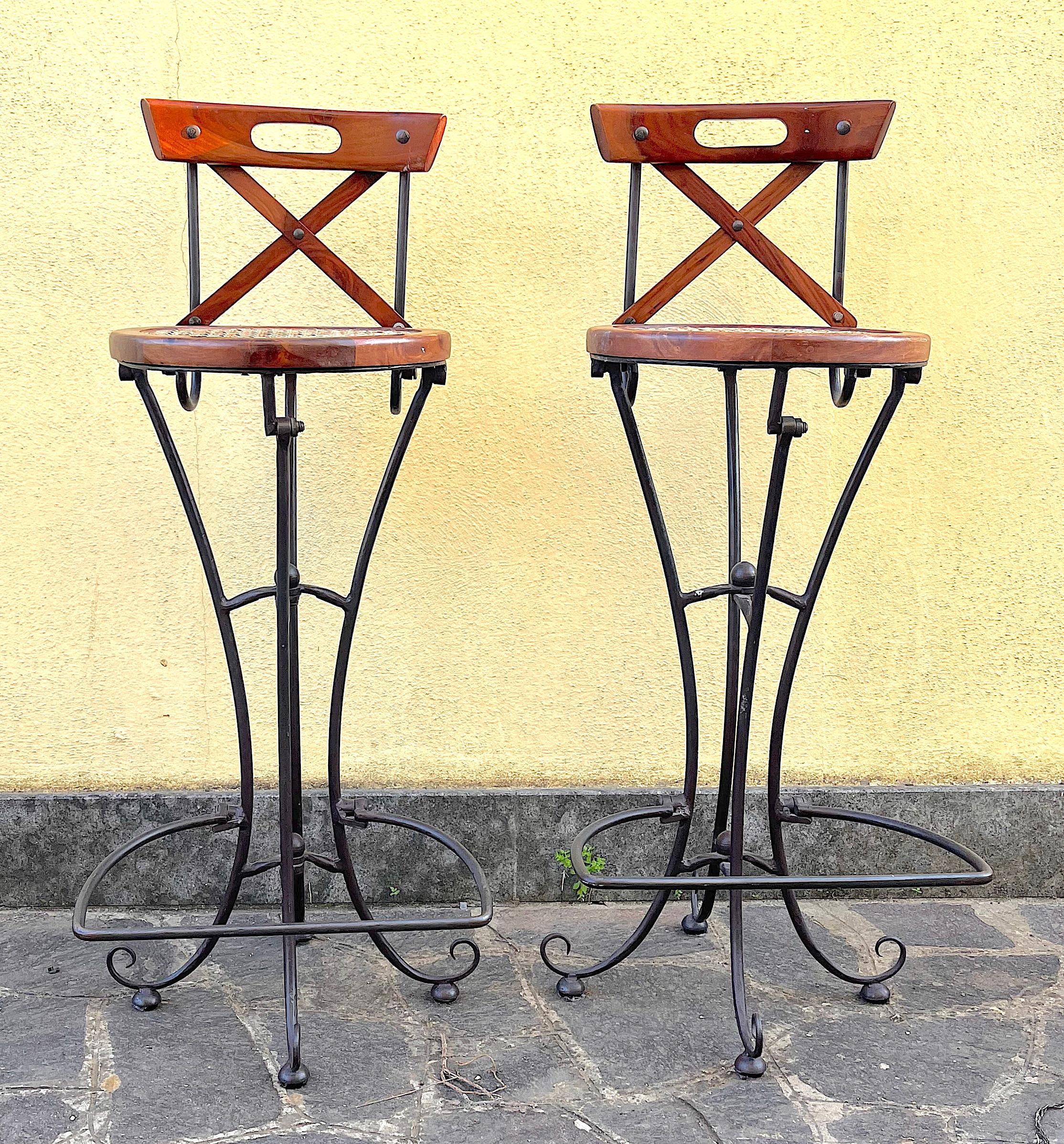 Iron stool with Vienna straw seat in good condition
Total height 102 cm
Seat 78 cm
Seat circumference 35 cm