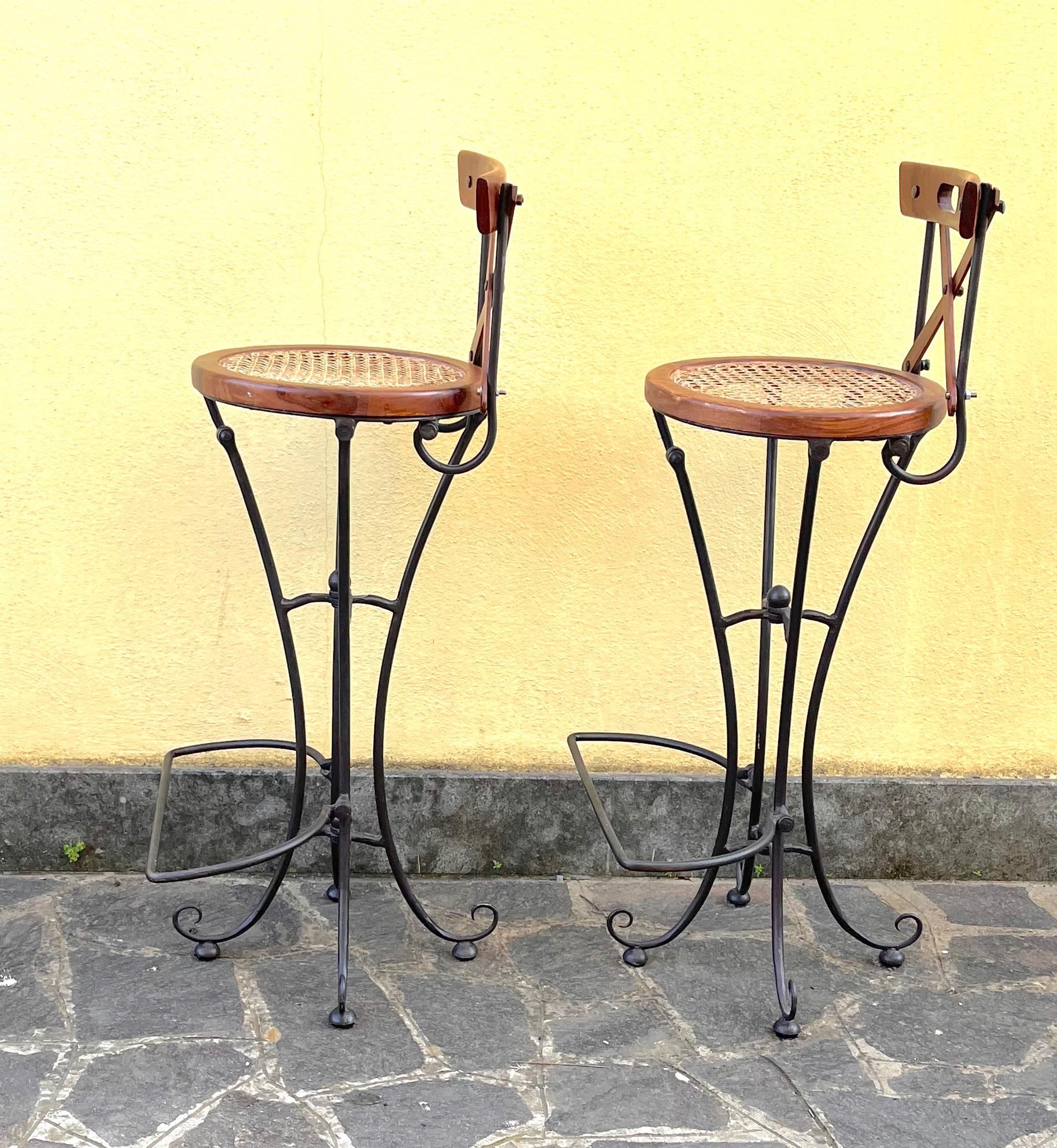 Industrial iron stool In Good Condition For Sale In Roma, IT