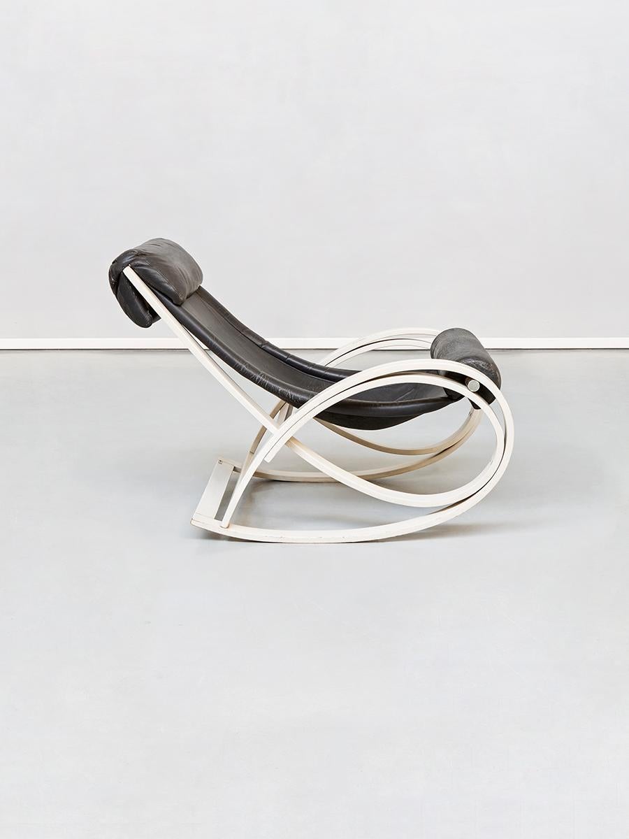 italien Chaise à bascule Sgarsul Aulenti Poltronova en cuir noir, moderne du milieu du siècle dernier, 1962