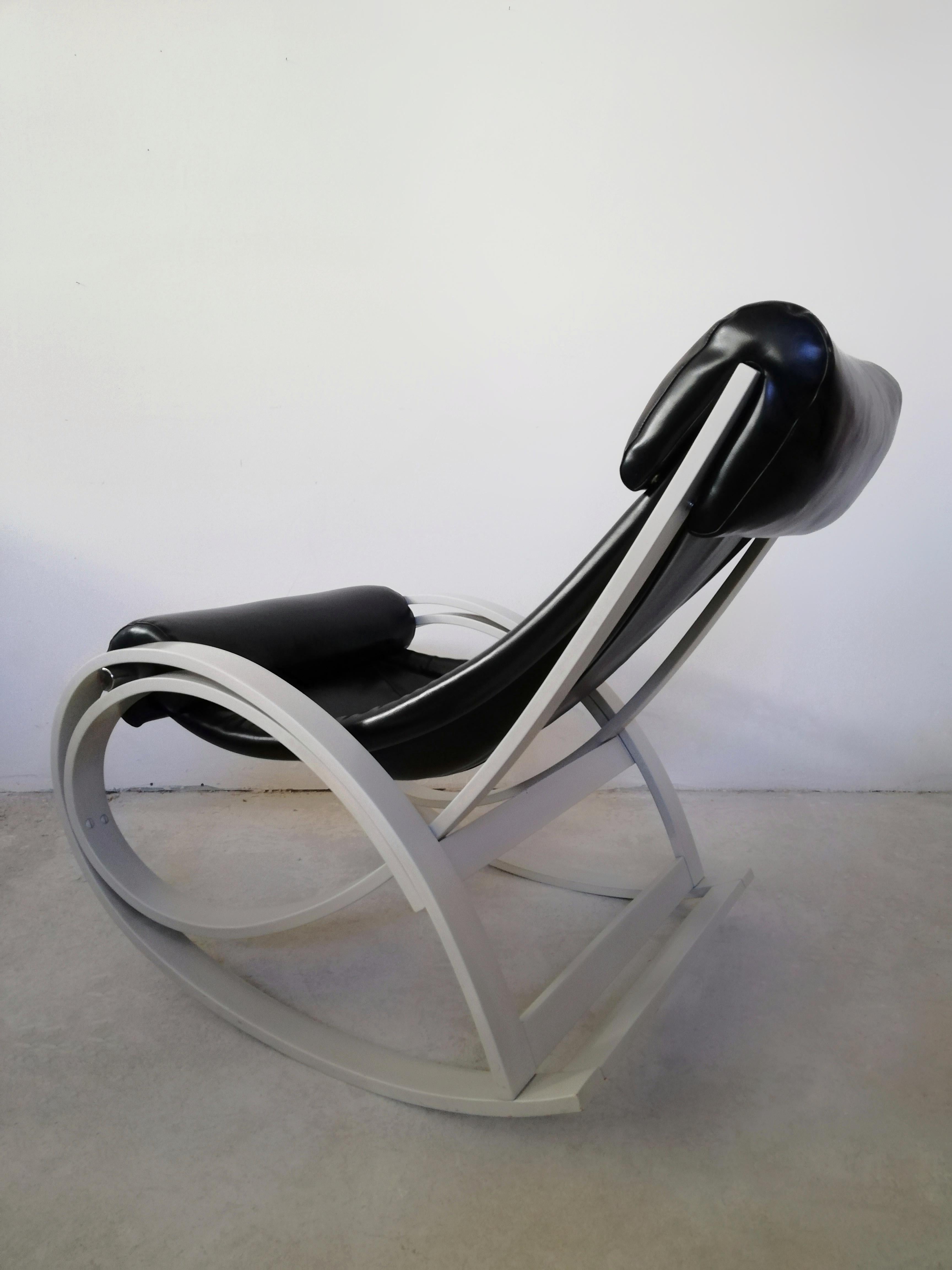 Chaise à bascule Sgarsul de Gae Aulenti pour Poltronova en vente 8