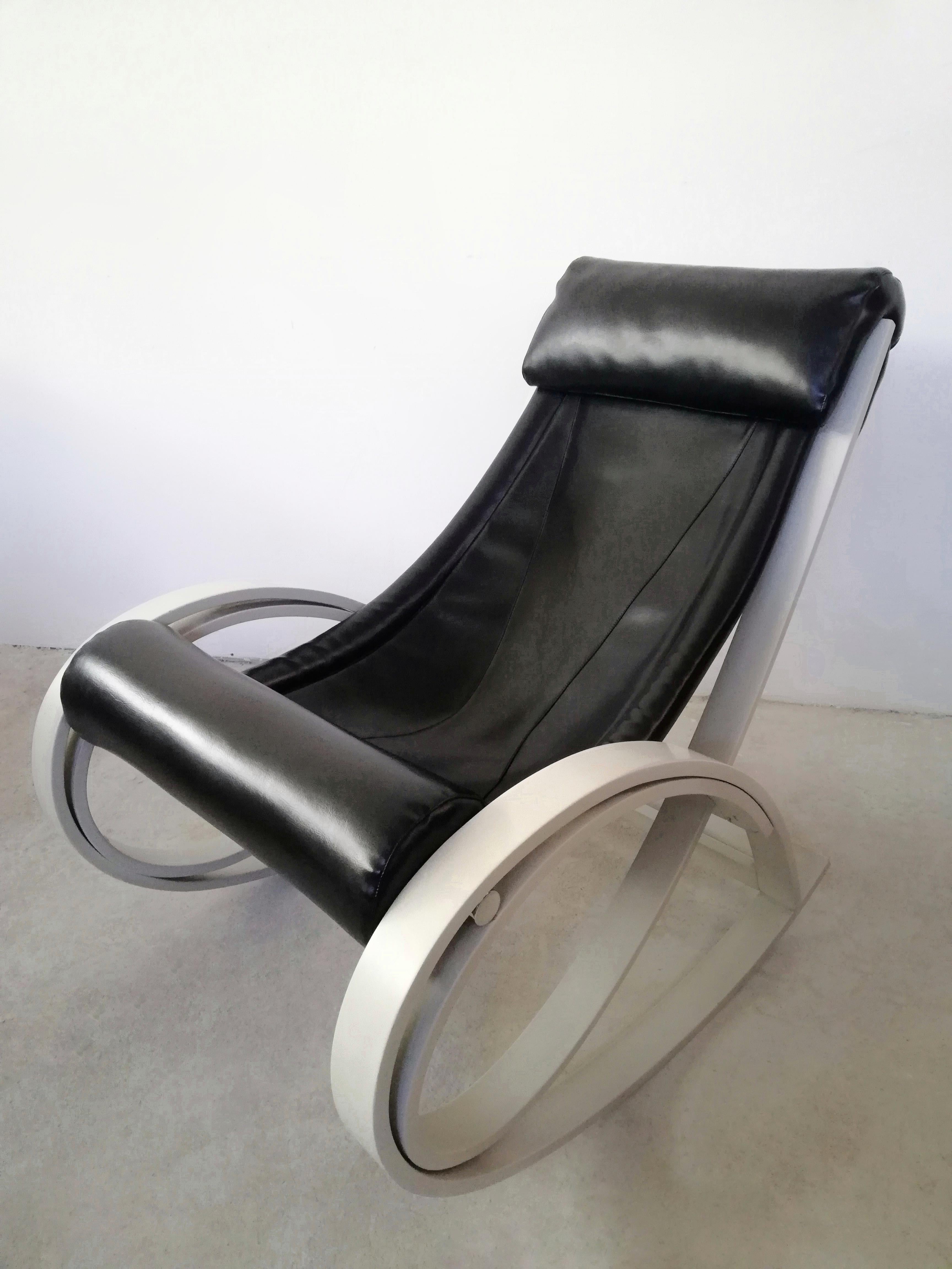 Sgarsul Rocking Chair by Gae Aulenti for Poltronova For Sale 10