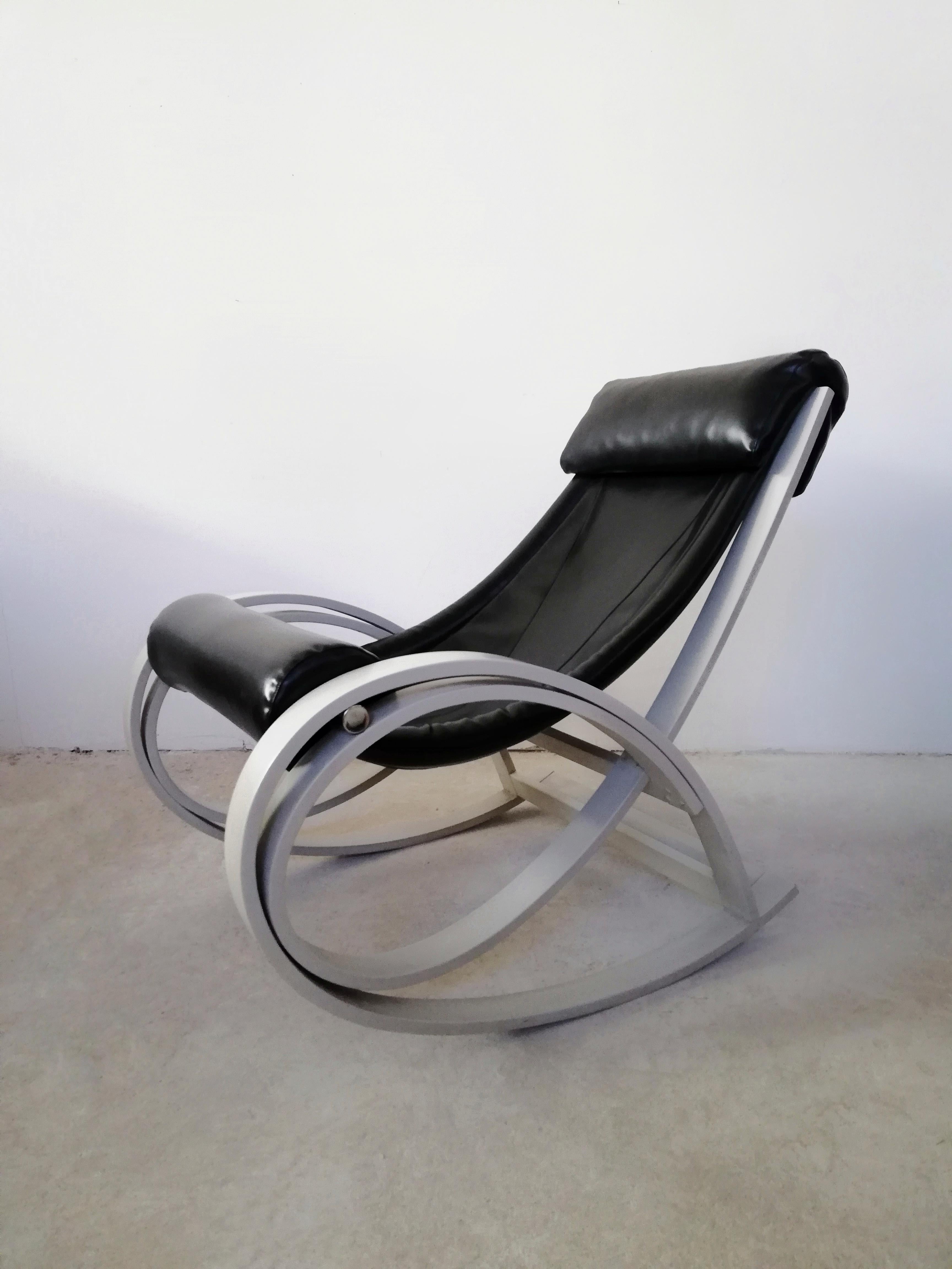 Sgarsul Rocking Chair by Gae Aulenti for Poltronova In Good Condition For Sale In Roma, IT