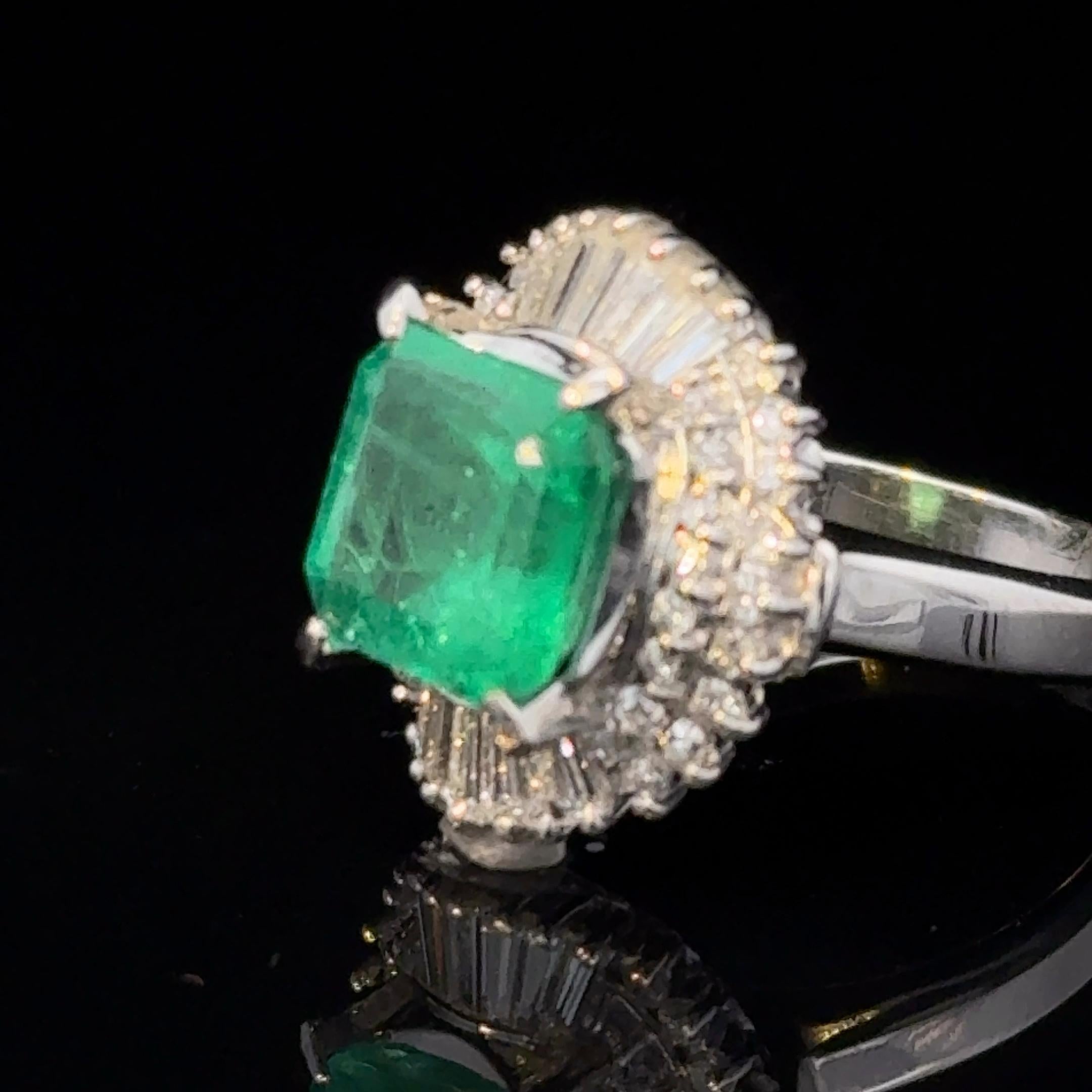 SGL Certified 3.32 Carat Emerald Diamond Platinum Ring For Sale 3