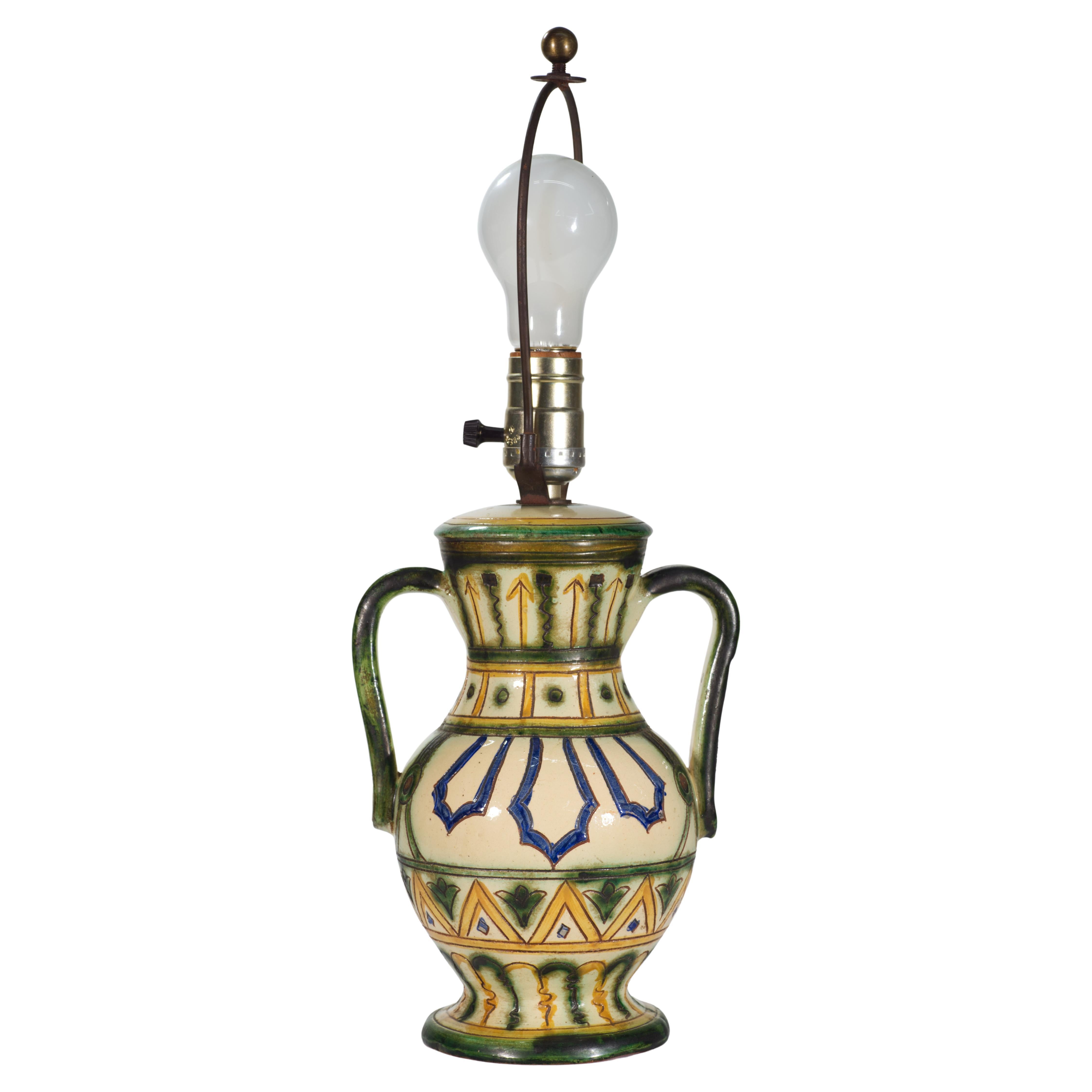 Lampada da tavolo in maiolica dipinta a mano Sgraffito con maniglie, Italia anni '20-'40
