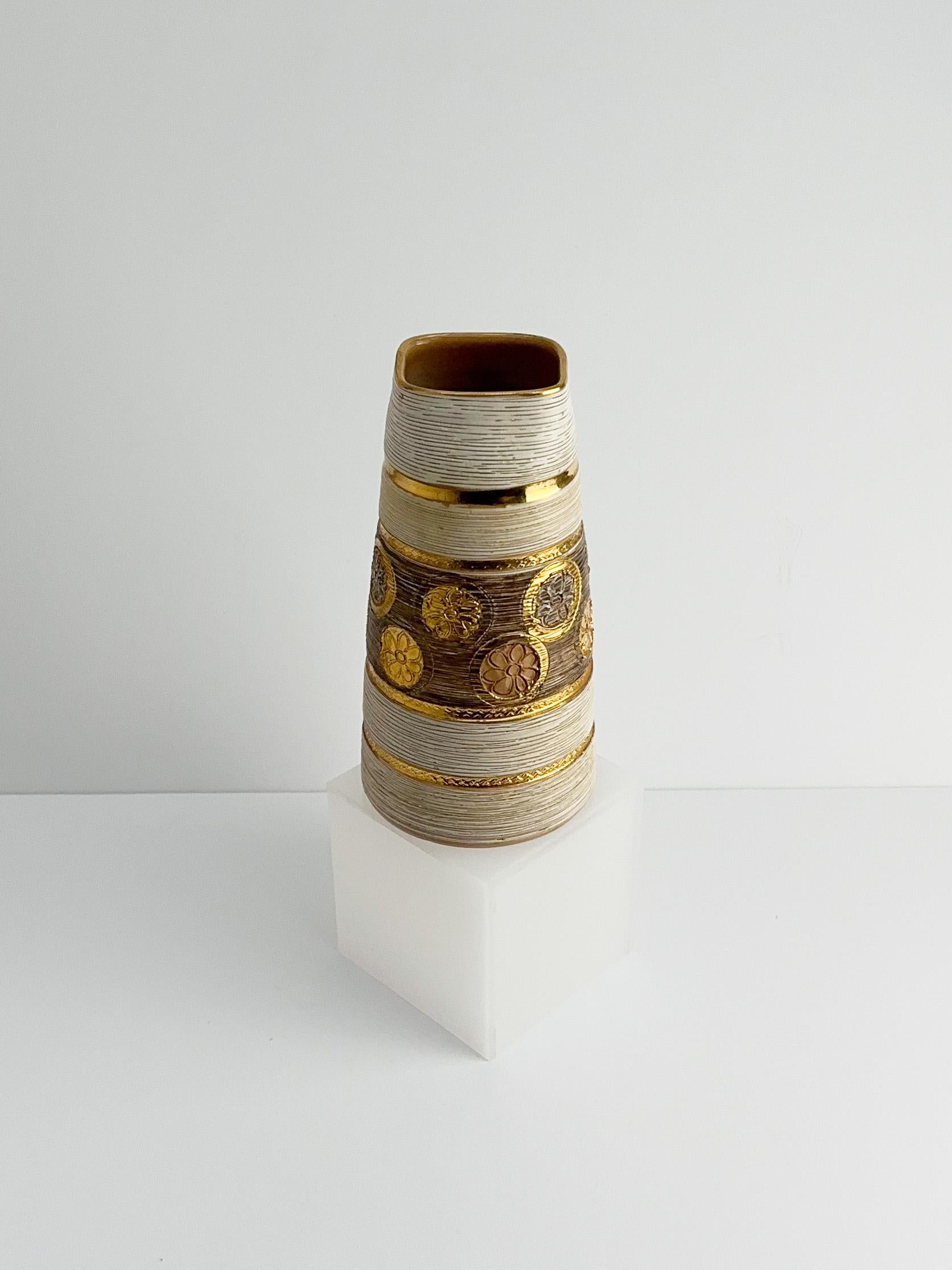 XX secolo Italian Mid-Century Conical Sgraffito Vase Fratelli Fanciullacci Elbee in vendita