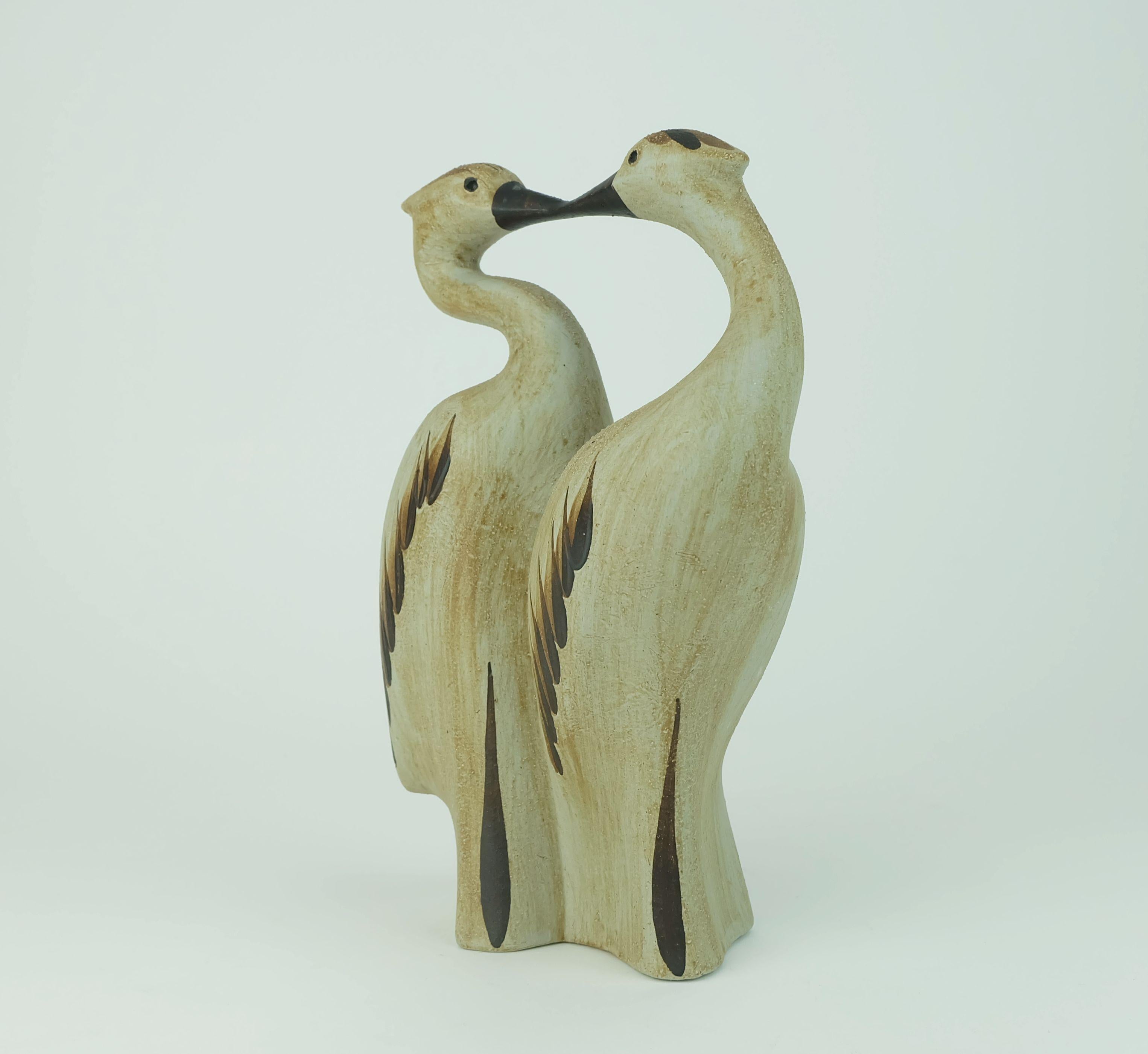 FIGURINA de cerámica esgrafiada de mediados de siglo pareja de grullas años 70 Model No. 1152 Alemán en venta