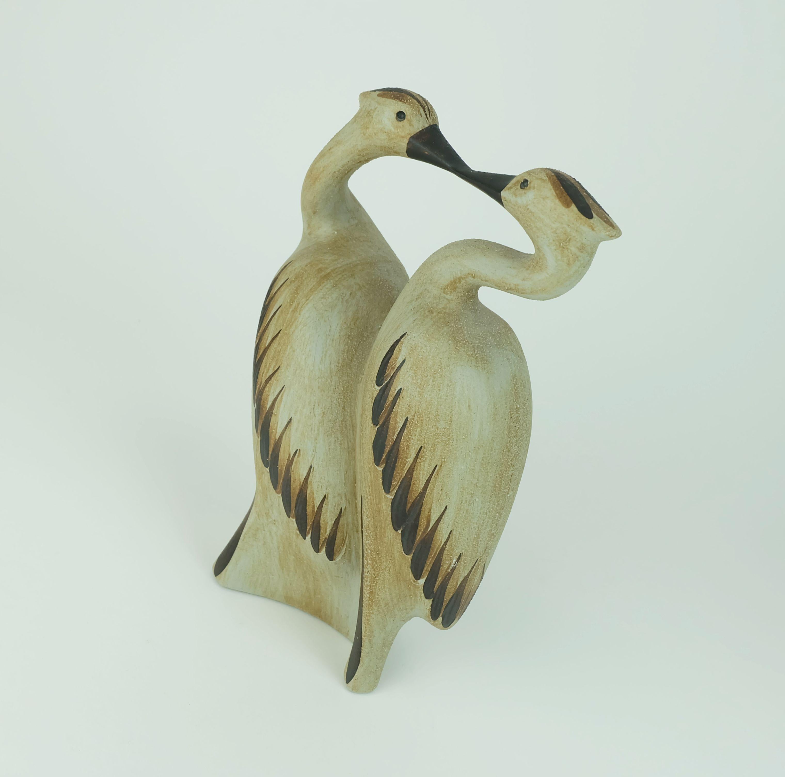 FIGURINA de cerámica esgrafiada de mediados de siglo pareja de grullas años 70 Model No. 1152 en venta 2