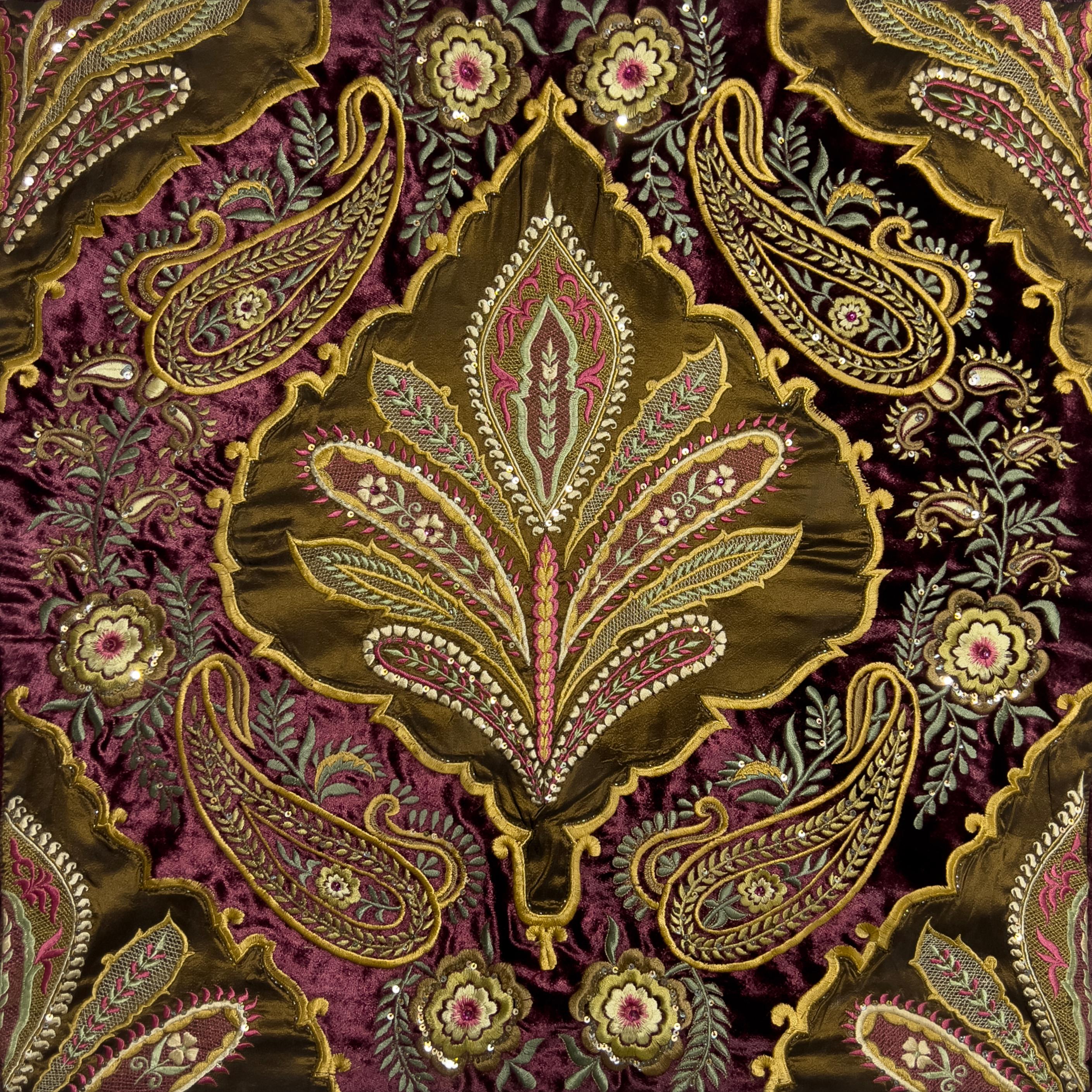 Jaal - Kairi (Paisley) - Velvet Edition - Embroidered Tapestry Wall Hanging  For Sale 1
