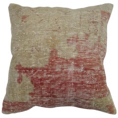 Coussin de tapis d'Oushak ancien Shabby Chic