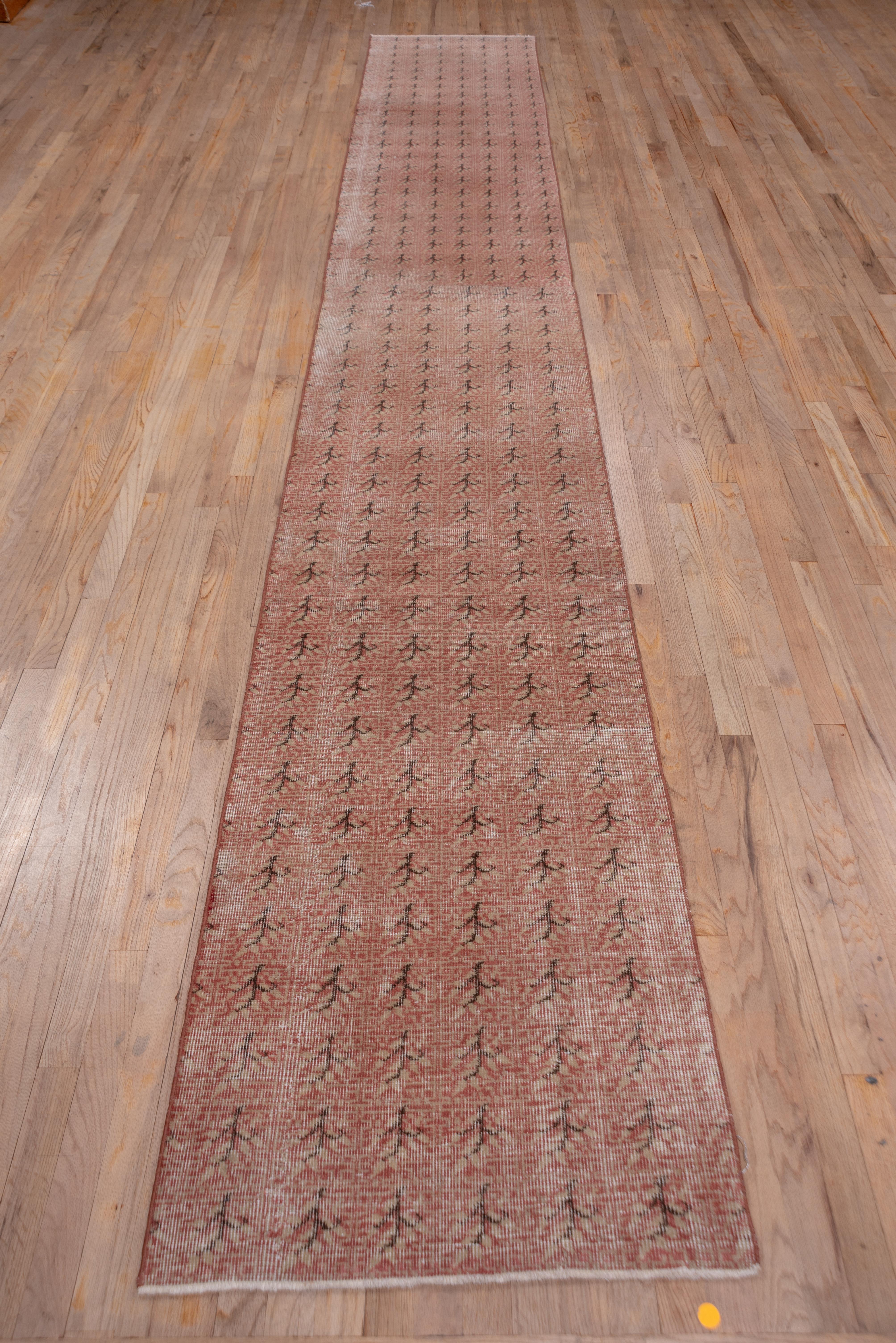 Alfombra larga Shabby Chic de Oushak, circa 1940s Turco en venta