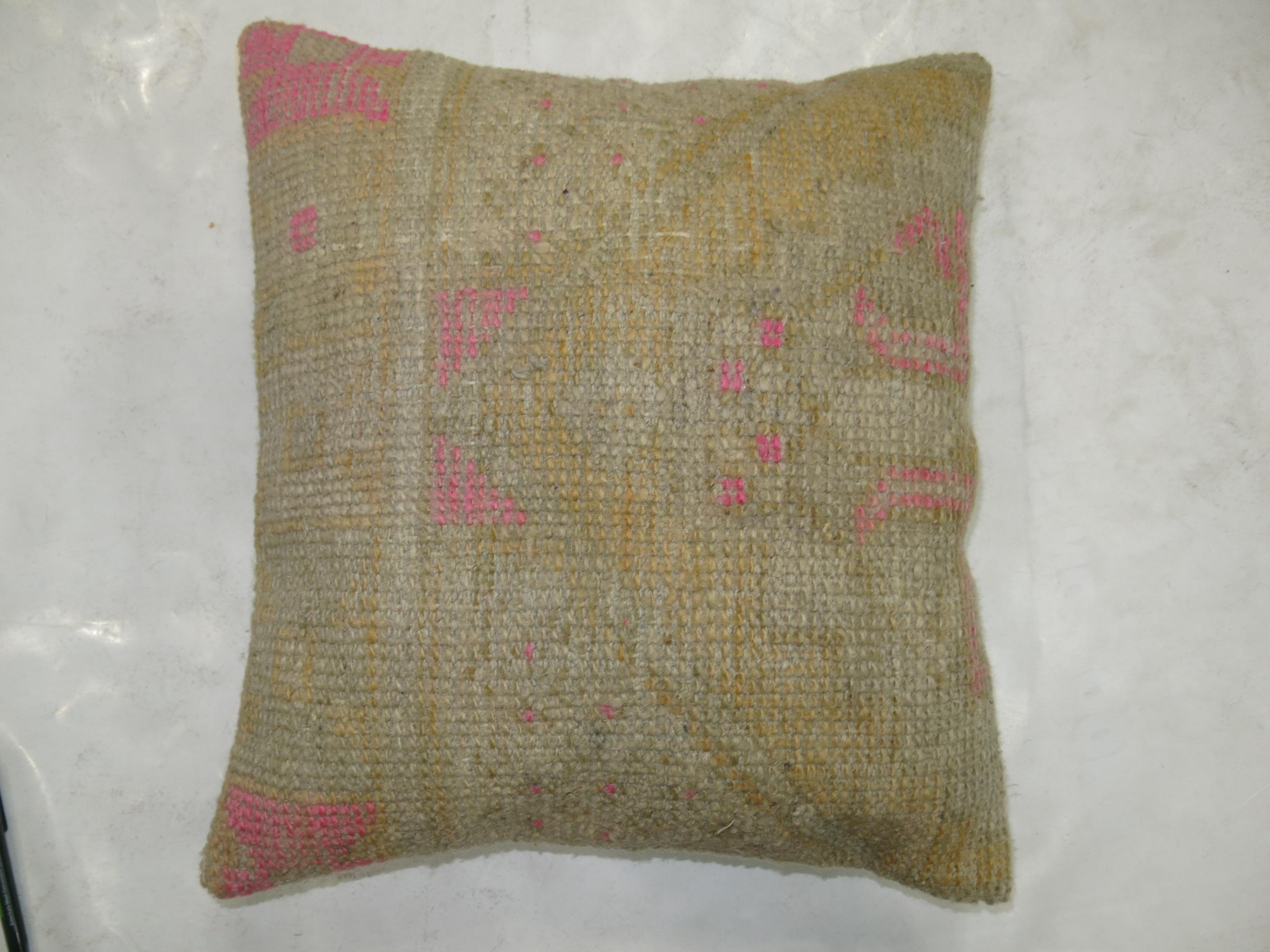 Turkish Shabby Chic Oushak Rug White and Pink Pillow