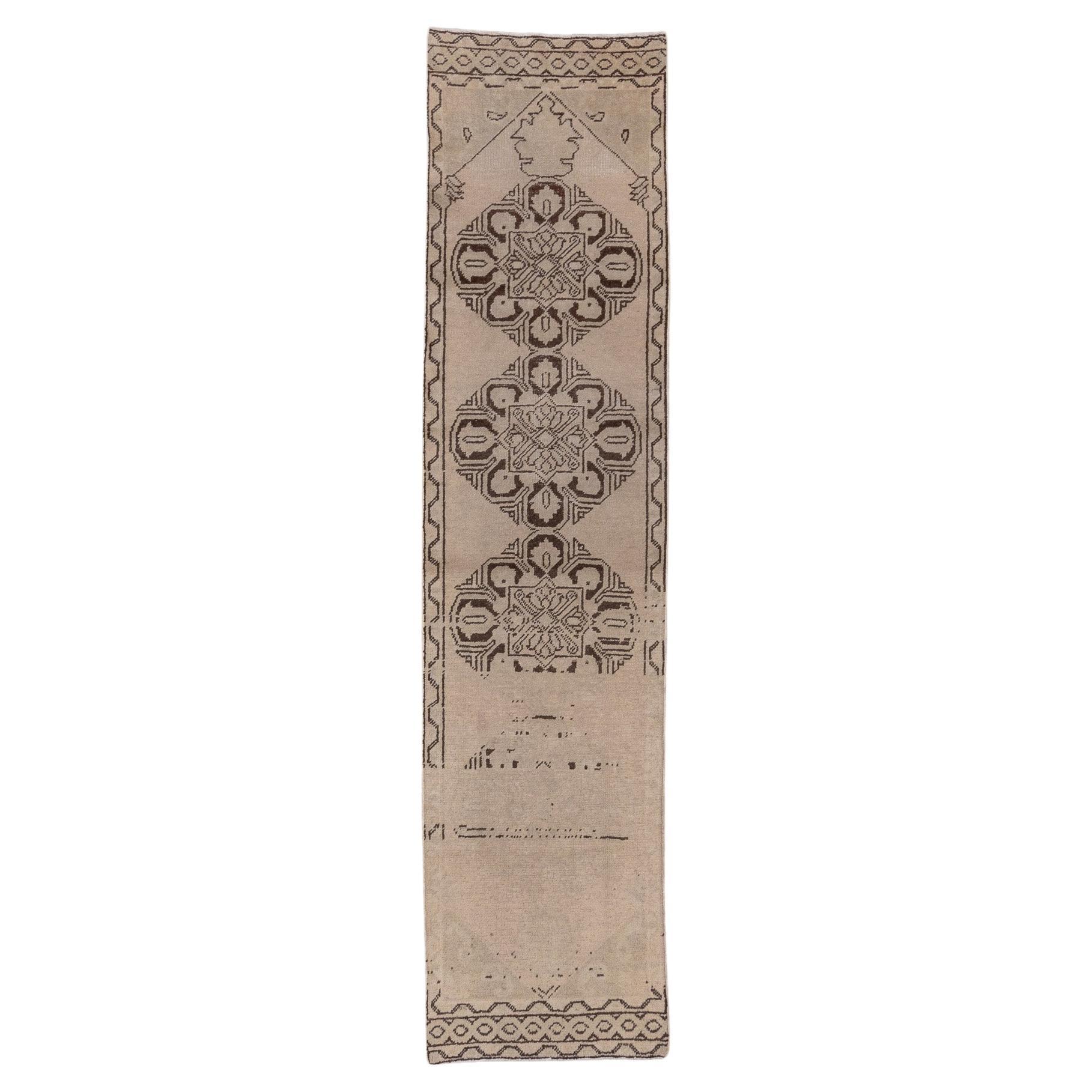 Tapis de couloir Oushak en laine neutre Shabby Chic