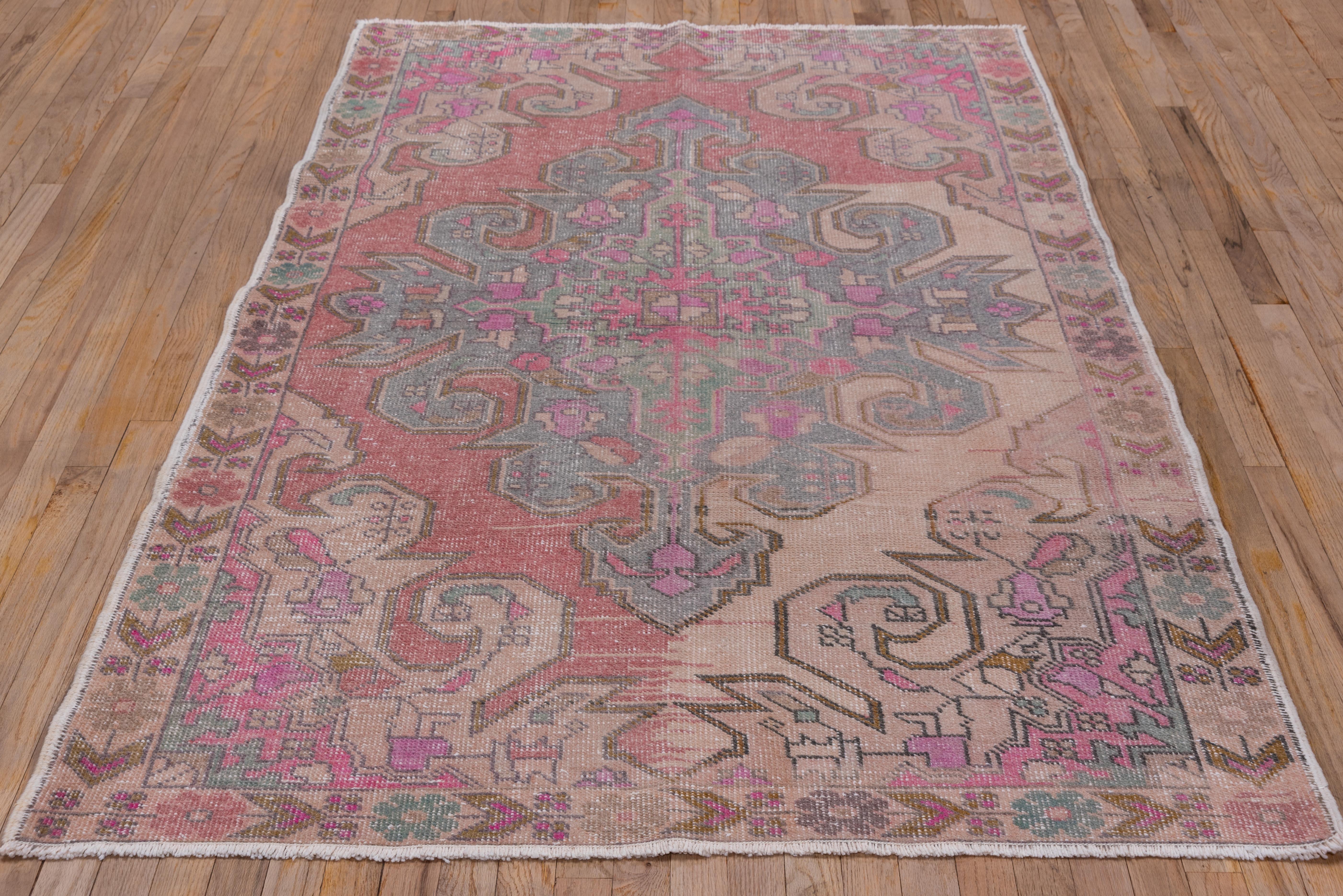 Shabby Chic Vintage Turkish Oushak Rug, Colorful  In Good Condition For Sale In New York, NY