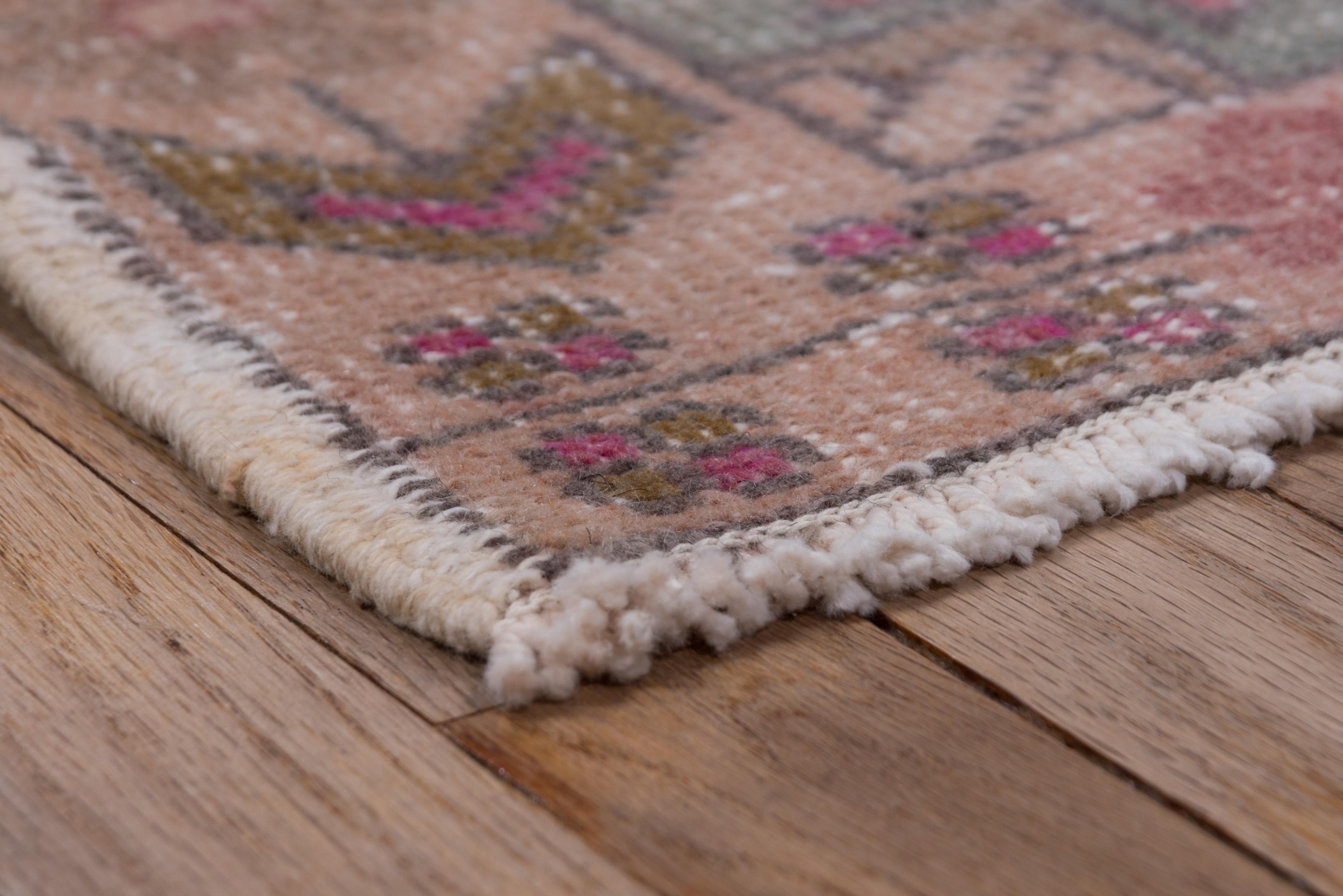 Türkischer Oushak-Teppich im Shabby Chic-Stil, farbenfroh im Angebot 3