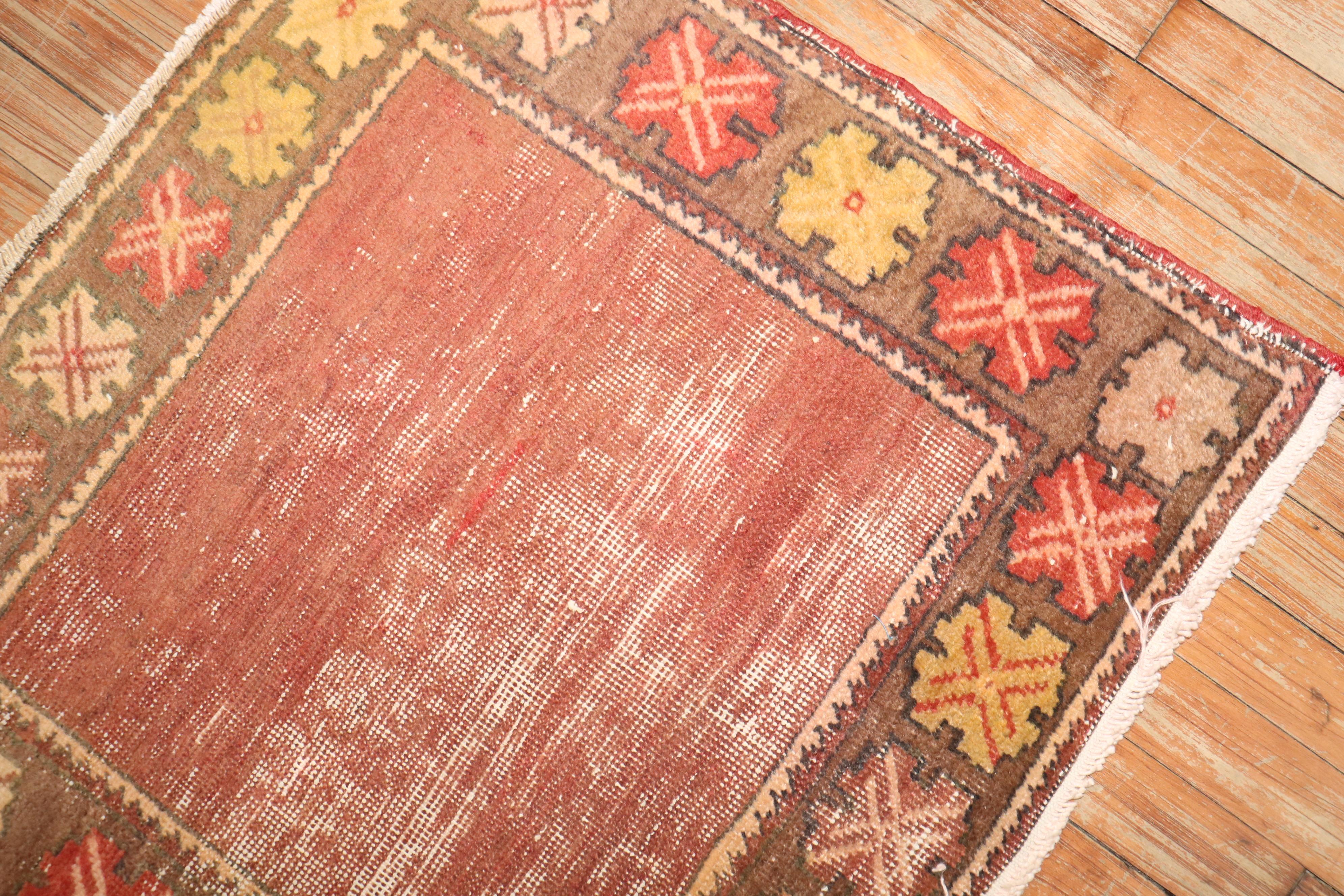Weather textured Turkish Anatolian small square rug from the mid-20th century.

Measures: 2'4