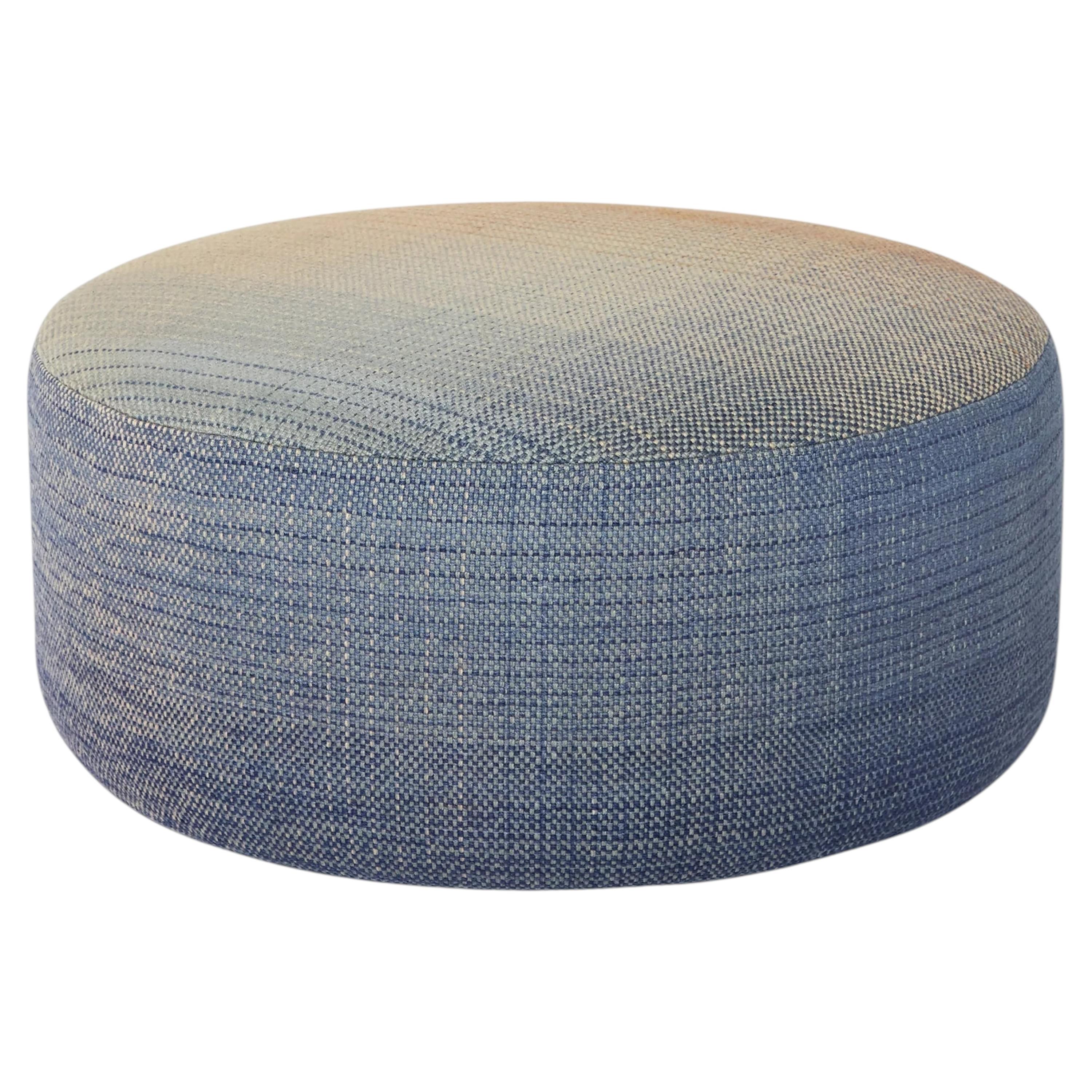 Pouf en laine 'Shade 2B' en bleu par Begüm Cana Özgür pour Nanimarquina