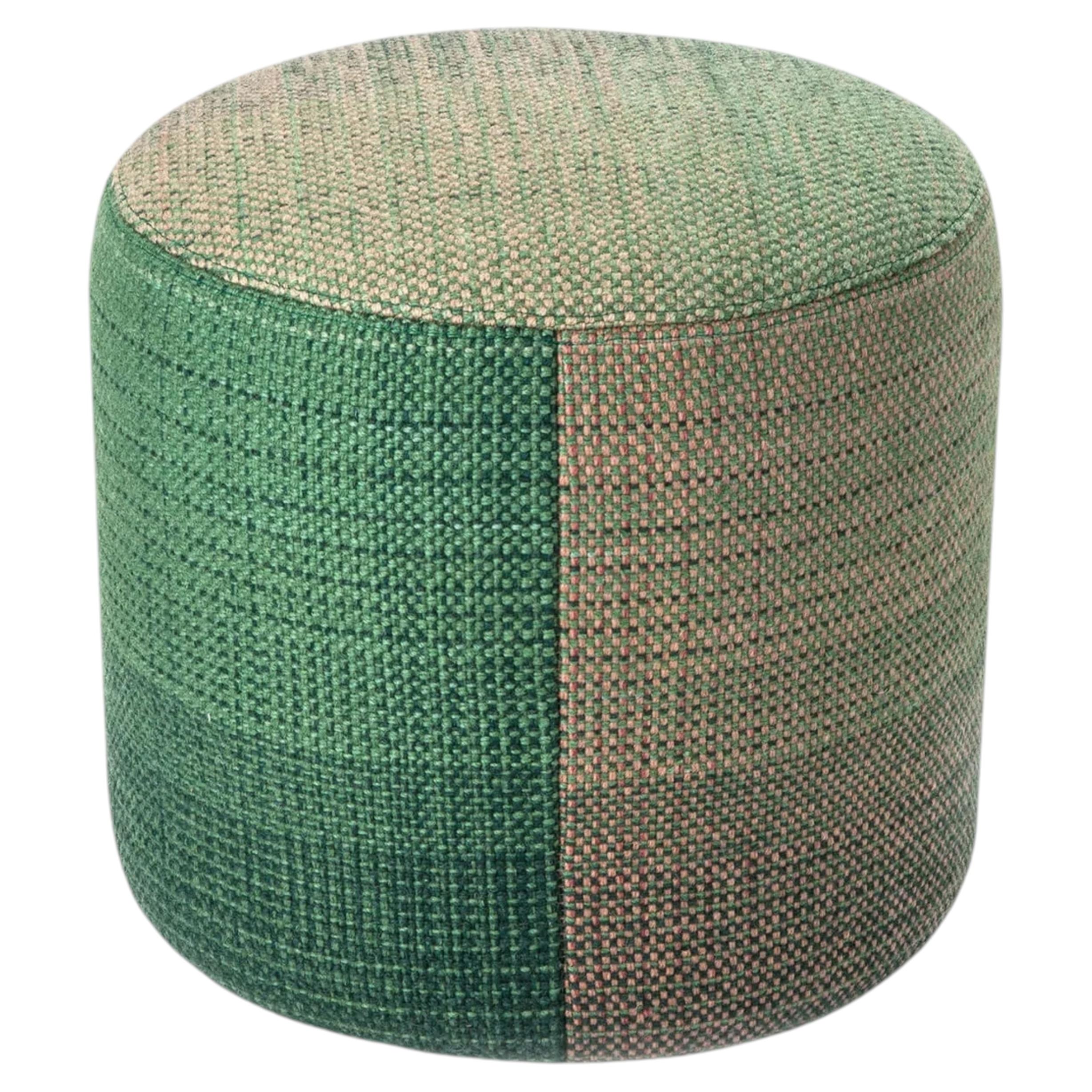 Pouf in lana di colore verde 'Shade 3B' di Begüm Cana Özgür per Nanimarquina
