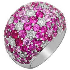 Bague dôme en or blanc 18 carats avec saphirs roses nuancés et diamants