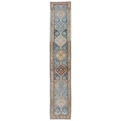 Long tapis de couloir persan ancien Heriz bleu et gris à motifs géométriques