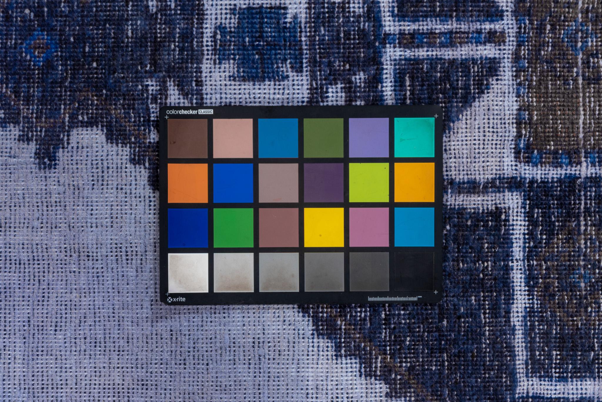 Shades of Blue Minimalist Oushak In Excellent Condition For Sale In New York, NY