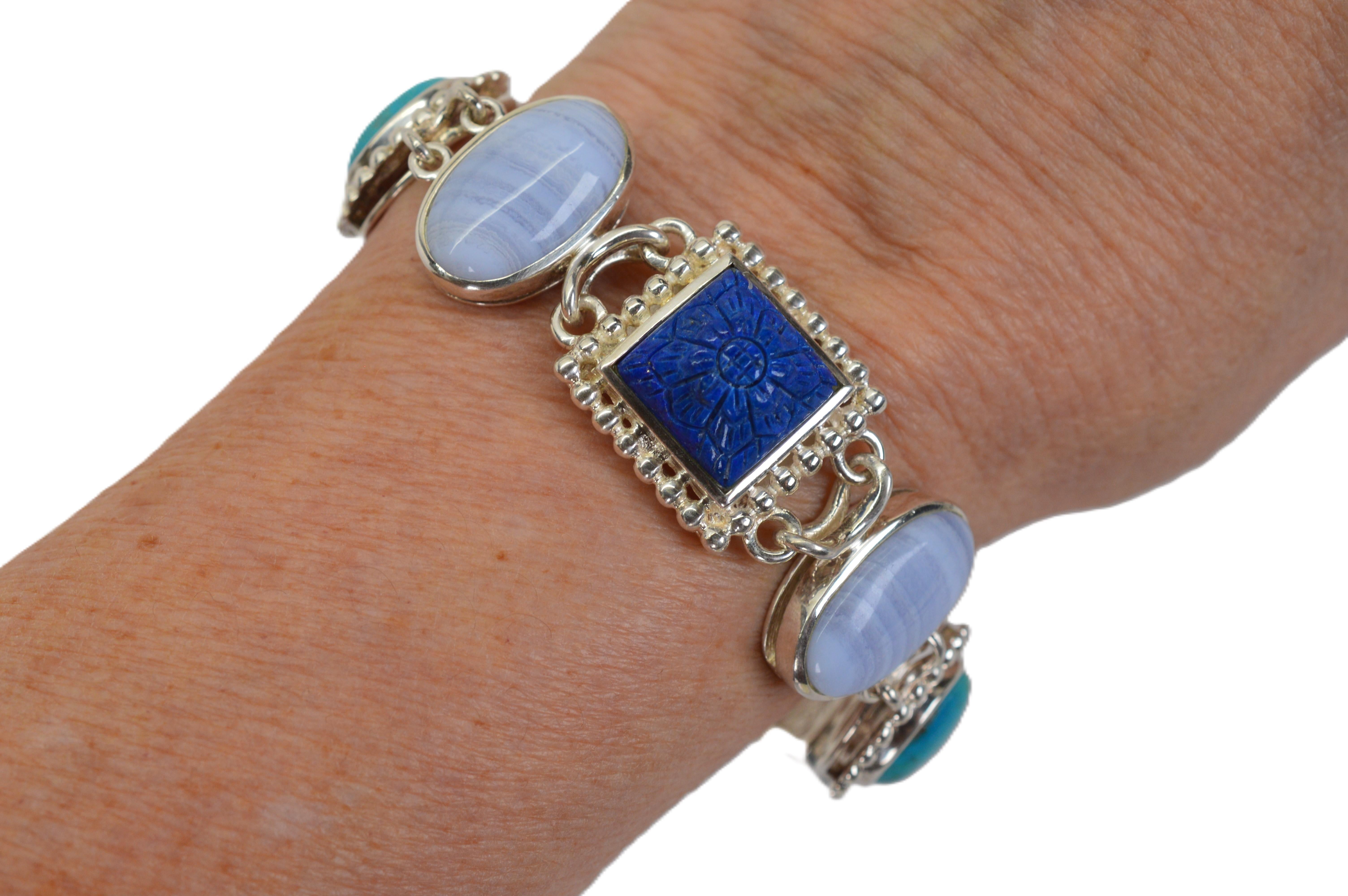 Shades of Blue Sterling Silver Link Bracelet w Three Earring Pair Suite en vente 2