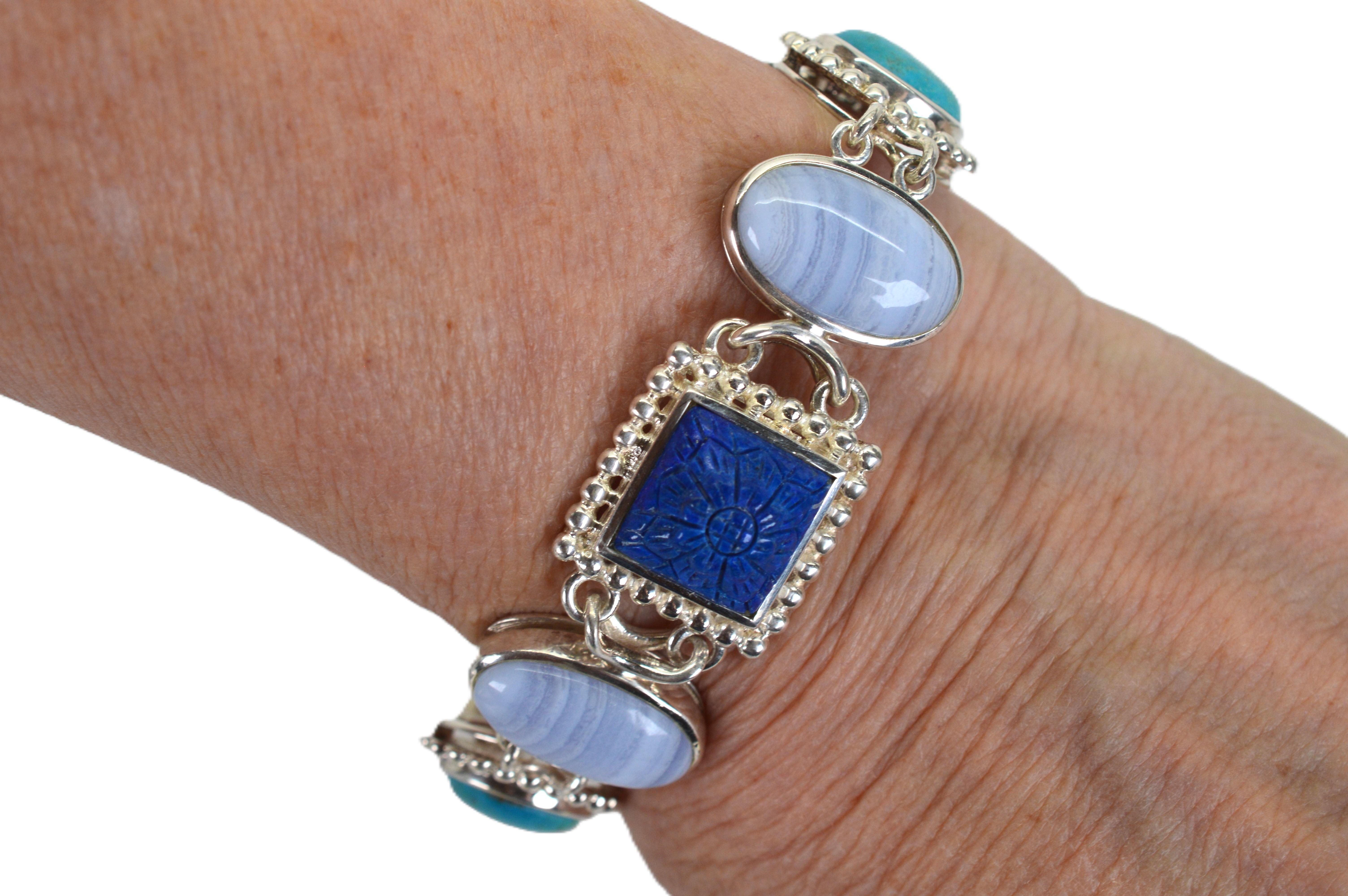 Shades of Blue Sterling Silver Link Bracelet w Three Earring Pair Suite en vente 4