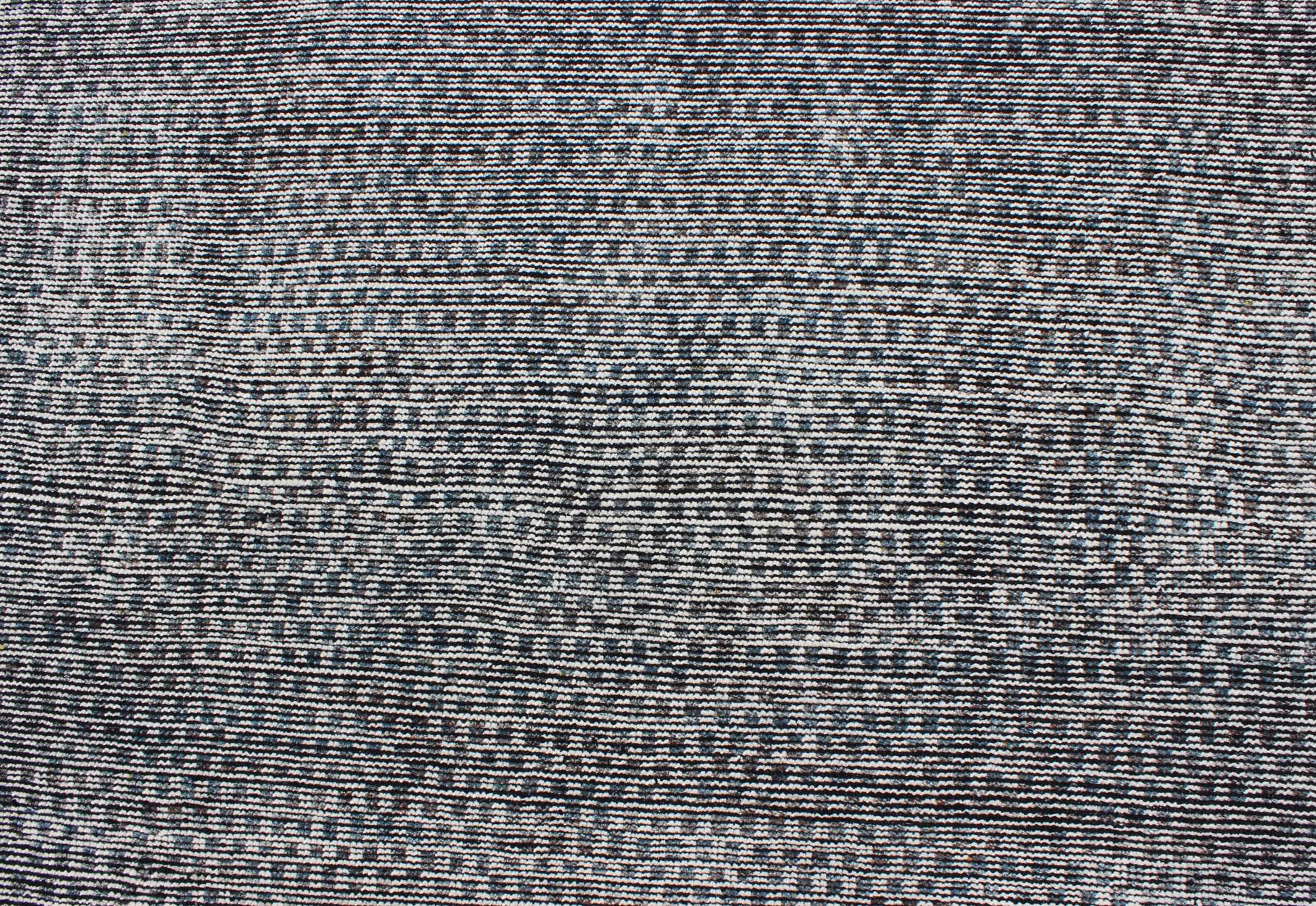 Modern Design Distressed rug in shades of gray, Charcoal & White with Checkered  In Distressed Condition For Sale In Atlanta, GA