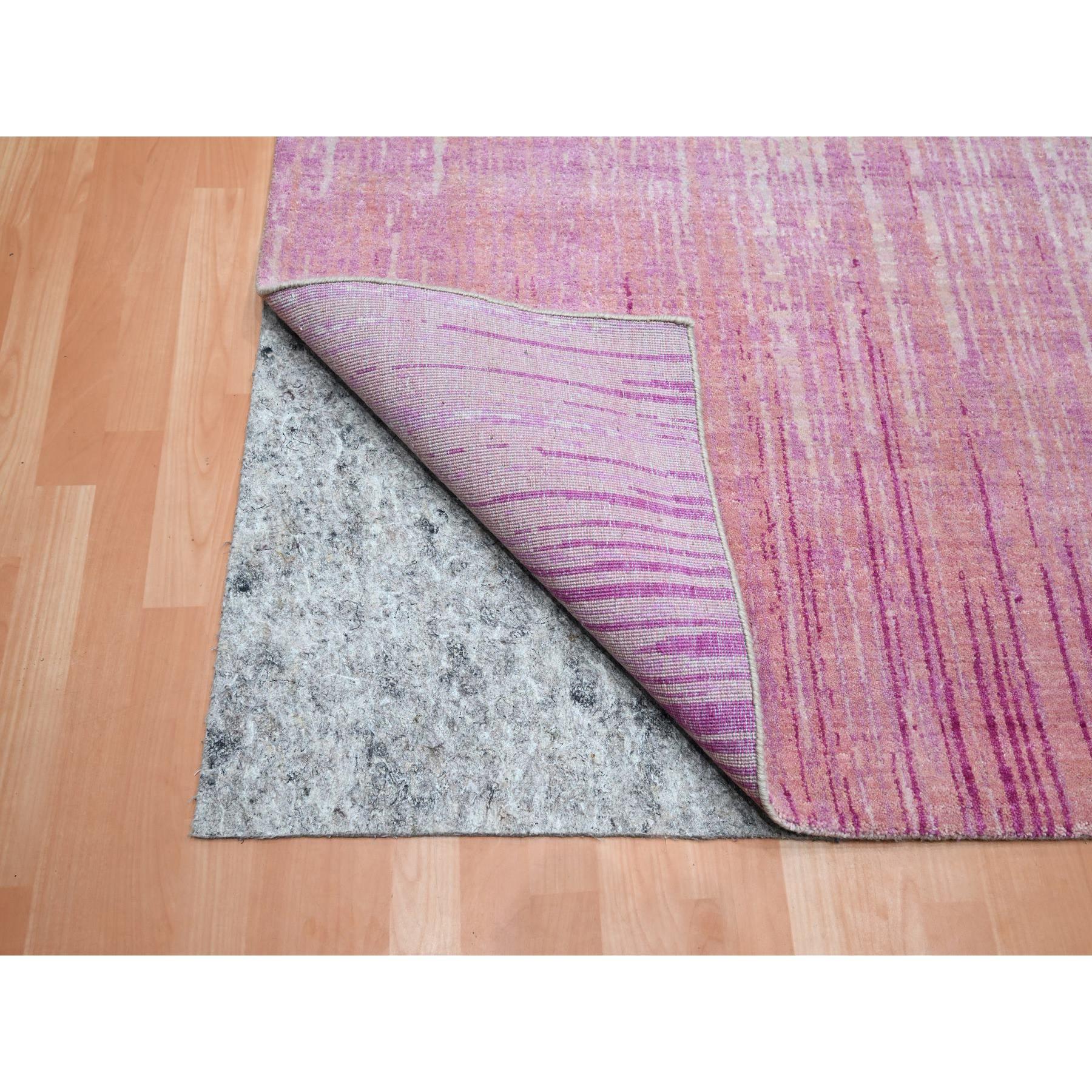 Handgeknüpfter, vertikaler, Ombre-Design-Teppich aus natürlicher Wolle in Rosa mit rosa Farbtönen 9'2