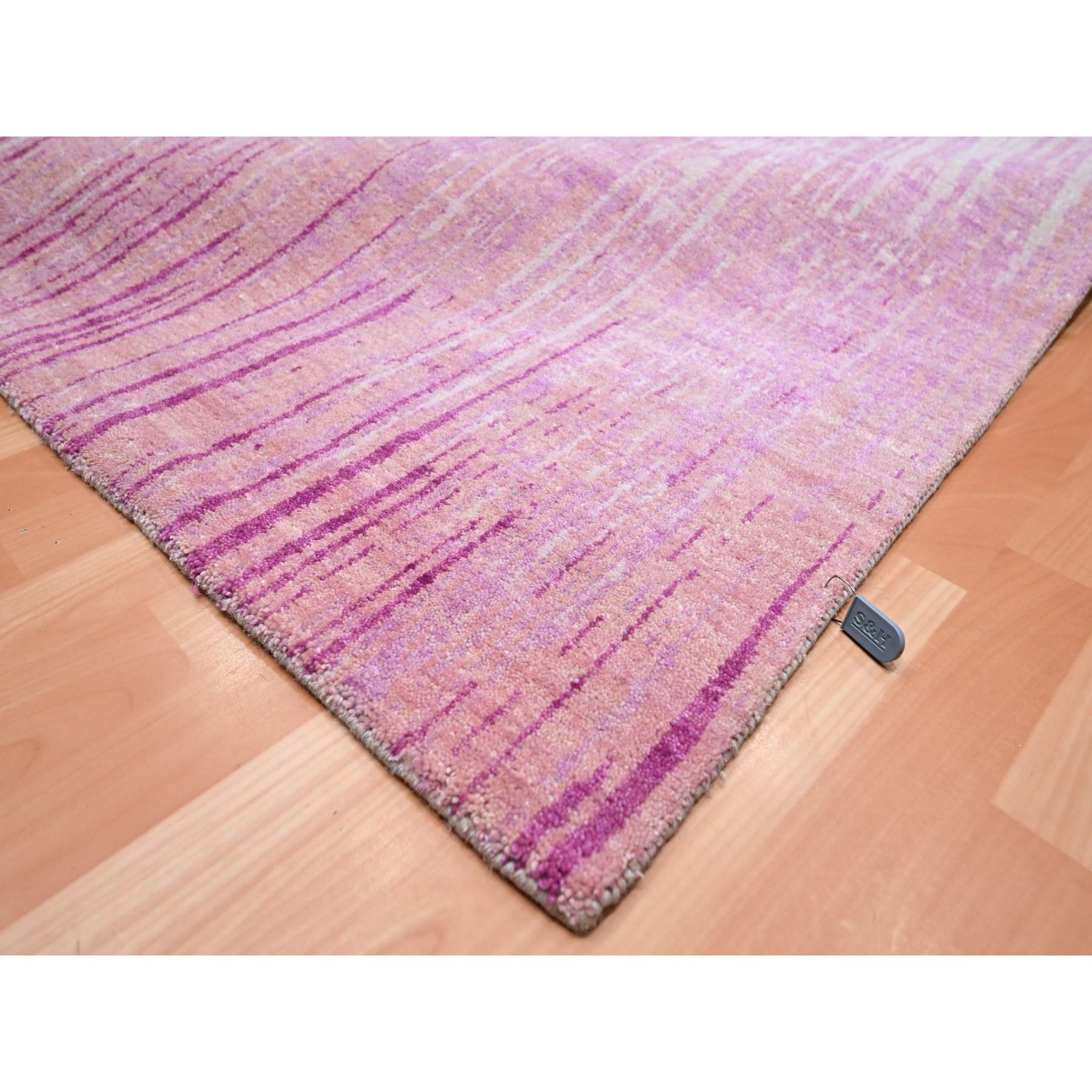 Handgeknüpfter, vertikaler, Ombre-Design-Teppich aus natürlicher Wolle in Rosa mit rosa Farbtönen 9'2
