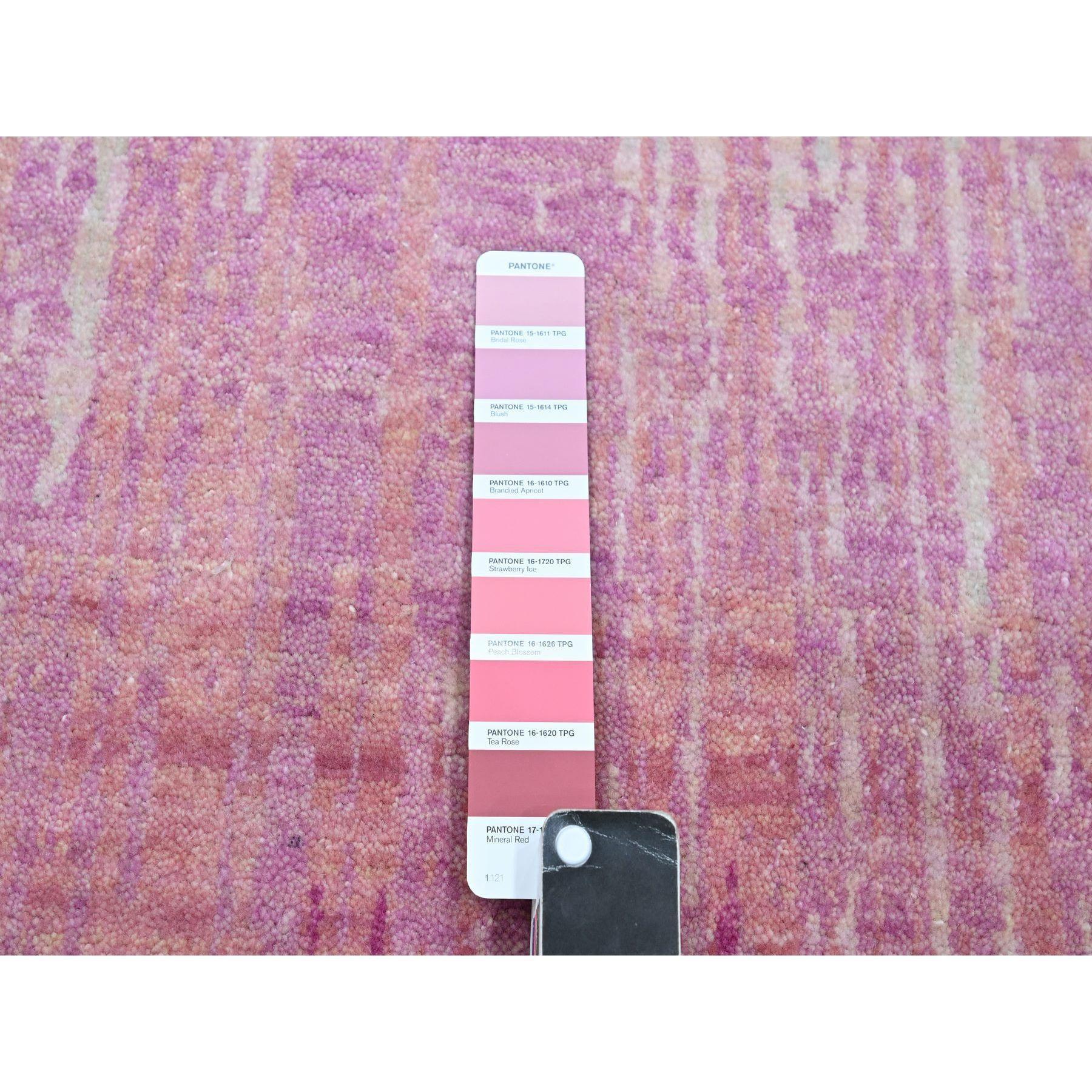 XXI secolo e contemporaneo Shades of Pink Vertical Ombre Design/One in lana naturale annodato a mano Rugs 8'1