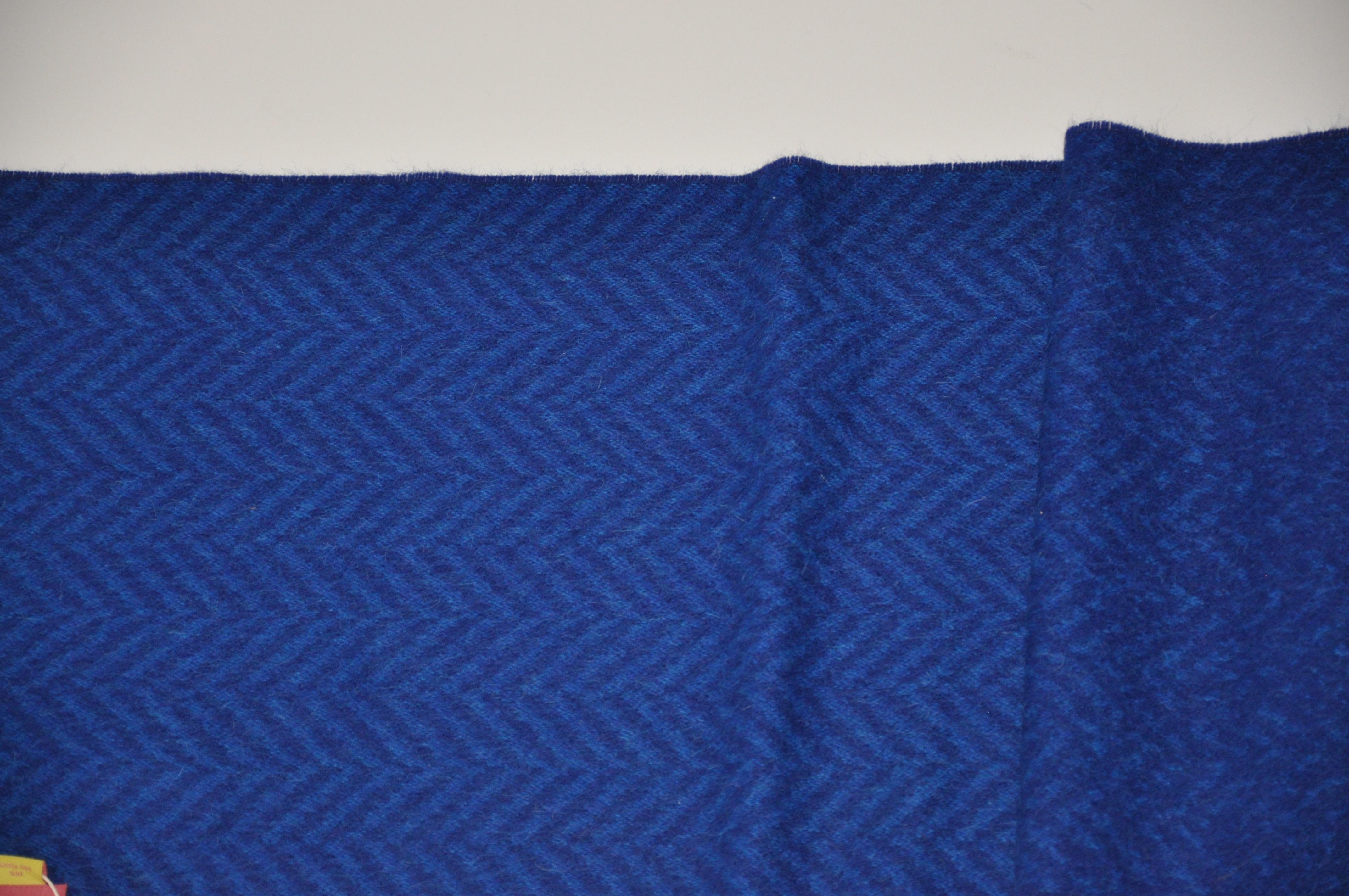 Shades of Rich Lapis-Blue and Herringbone Print Baby Alpaca Fringed Scarf For Sale 6