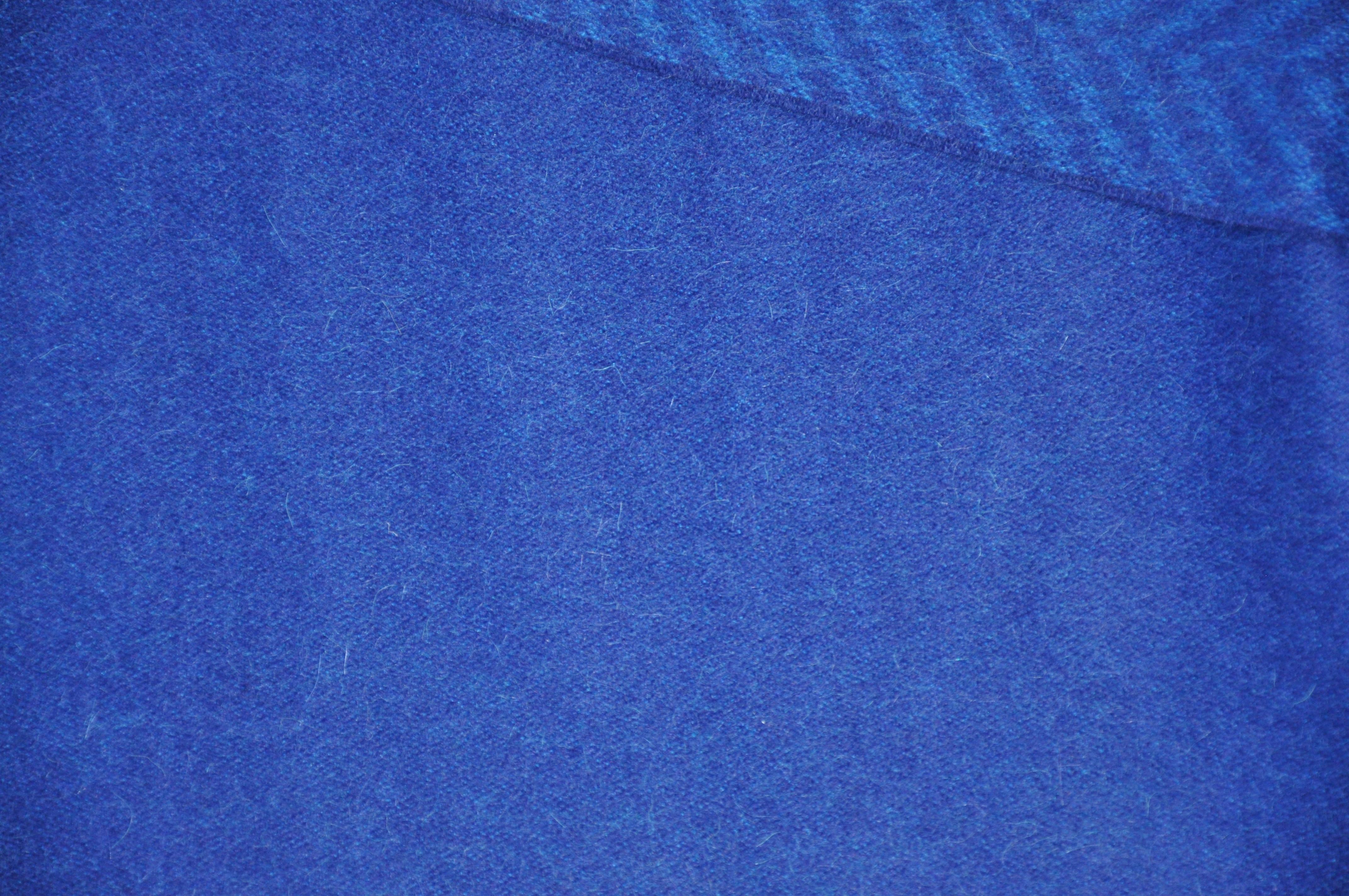 Shades of Rich Lapis-Blue and Herringbone Print Baby Alpaca Fringed Scarf For Sale 9