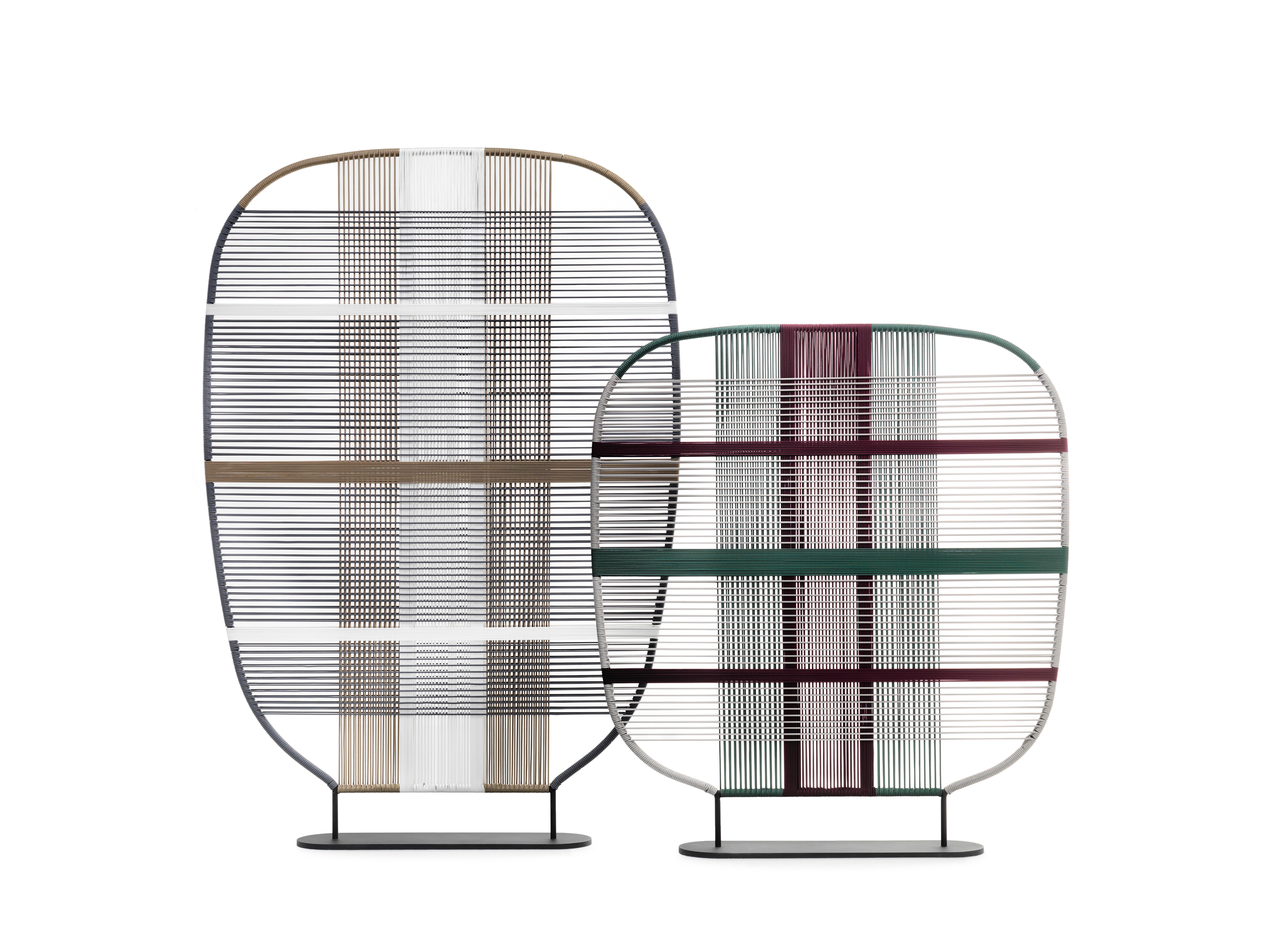 The Shade of Venice dividers are created with a magical colourful weave in nautical cords inspired by the Venetian islands and their local colours. Thus four collections emerge: Murano, Burano, Giudecca and Sant’Erasmo. From the white stone of