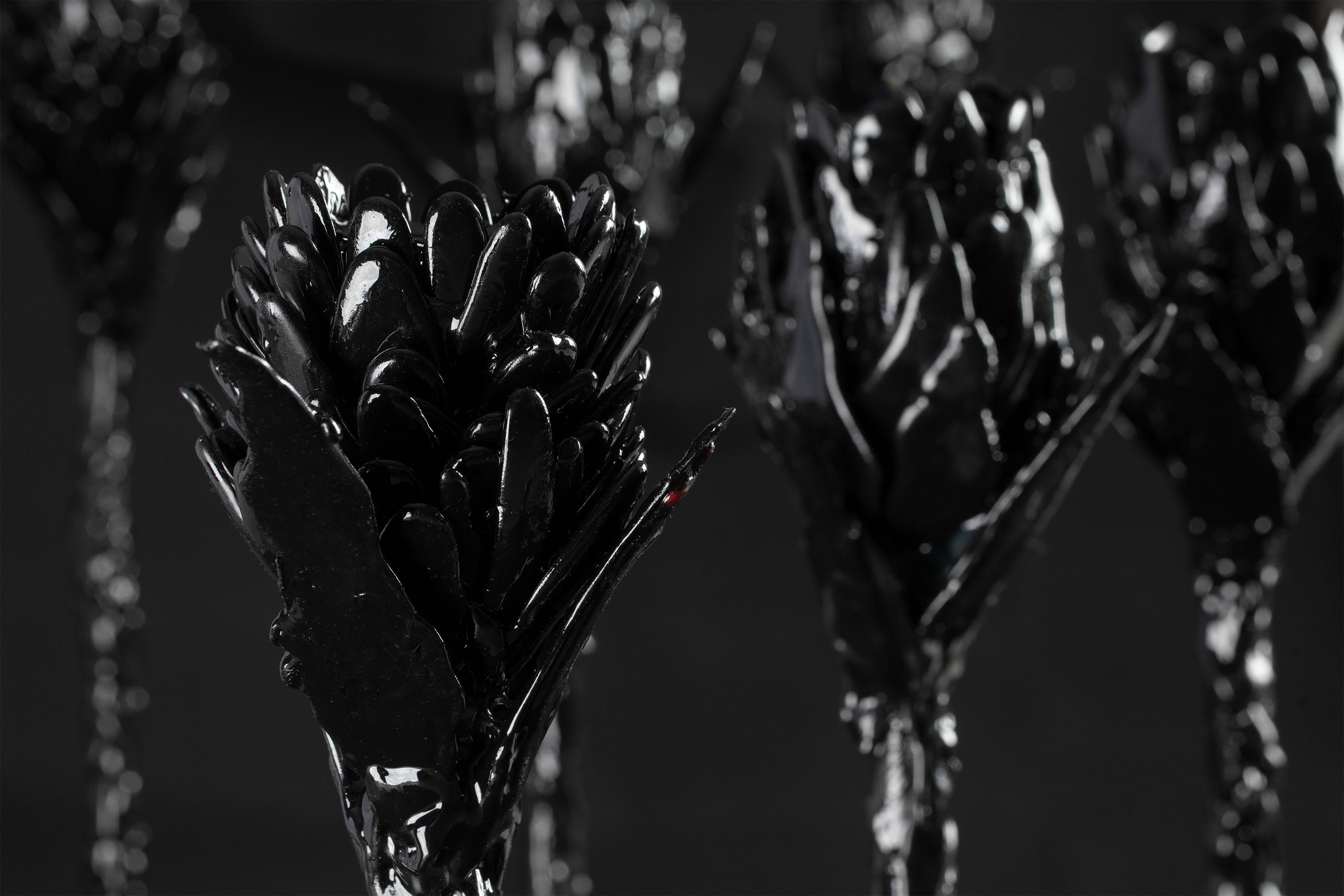 Métal Shadow of Life, chandeliers/sculpture en résine peints à la main, Roham Shamekh en vente