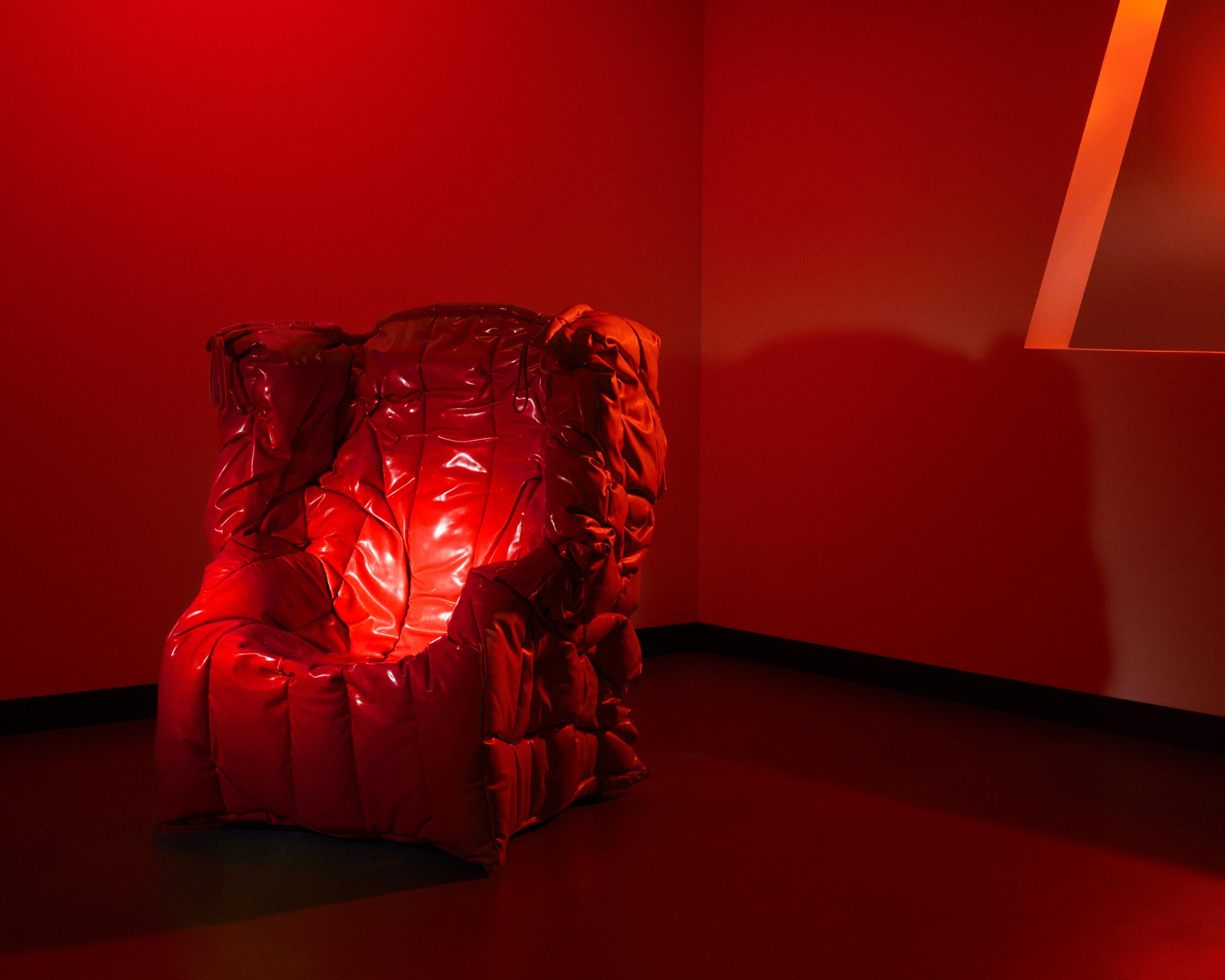 Sillón Rojo Sombra Acolchado con Espuma Blanda de Poliuretano by Gaetano Pesce en venta 1