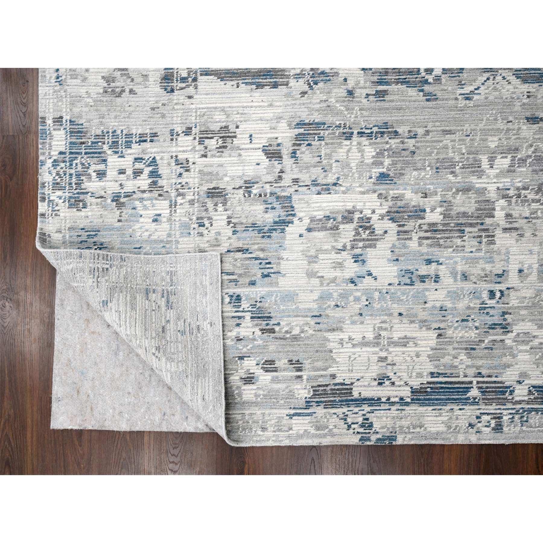 Handgeknüpfter, unbefärbter Nepali- Orientalischer Teppich aus Wolle in Schattenweiß mit blauem, weichem Flor (Indisch) im Angebot