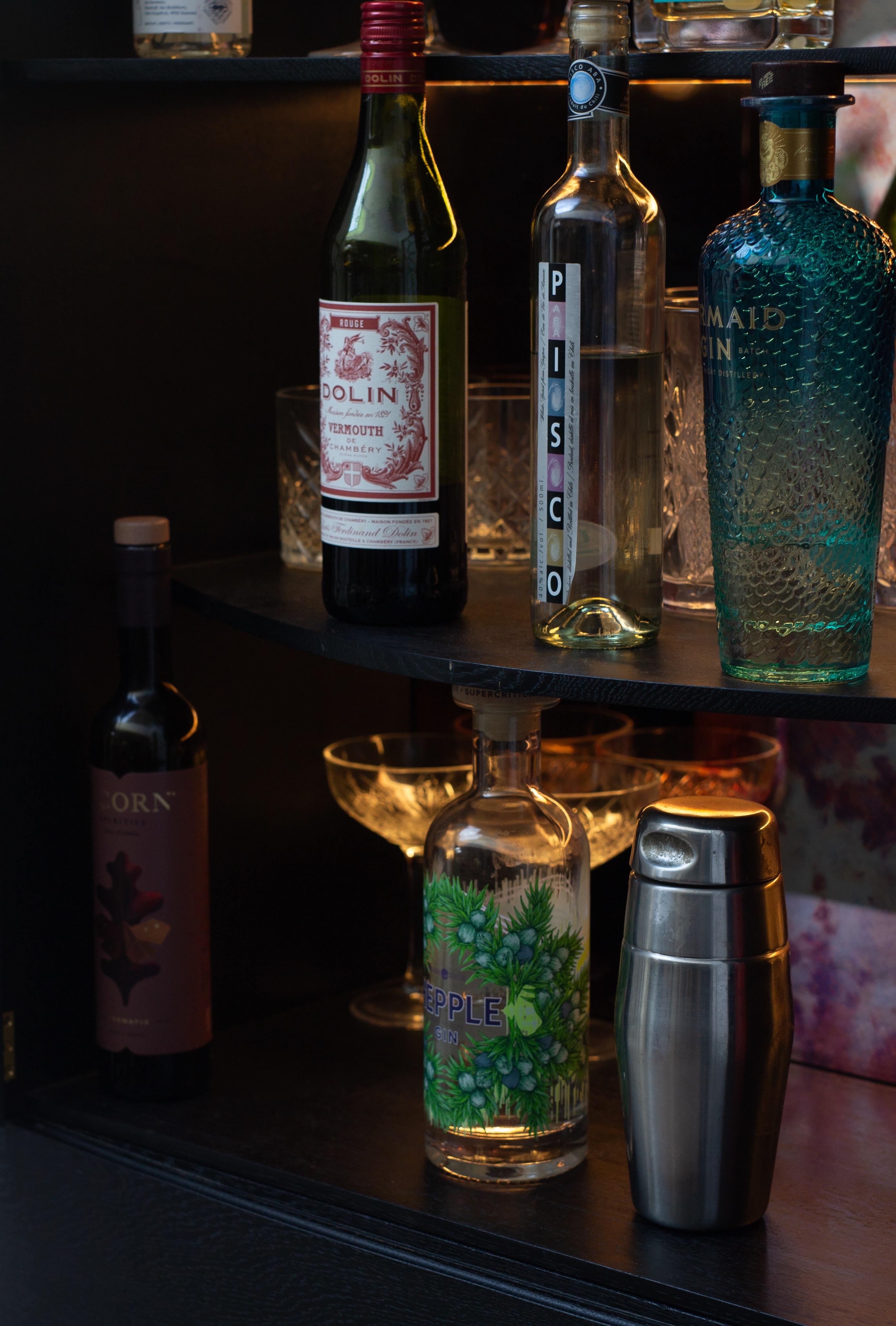 Gabinete de bebidas Shadows en venta 9