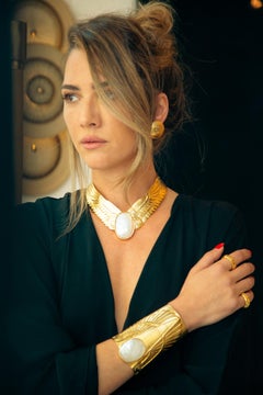 Grandes ailes de manchette Shafik Collection en bronze plaqué or avec nacre