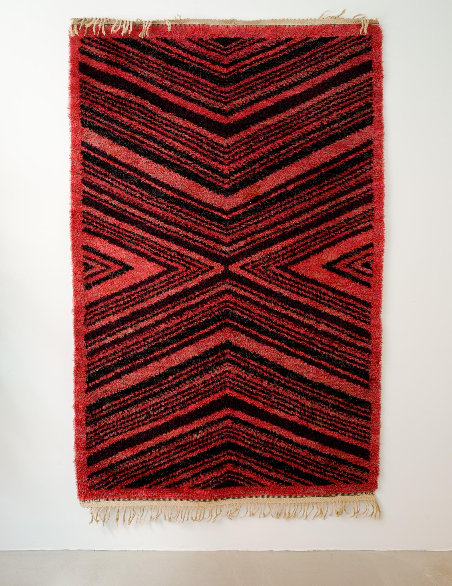 Très rare tapis en laine hirsute conçu par Barbro Nilsson pour Märta Måås-Fjetterström / 