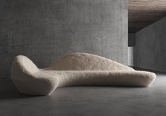 Canapé à double loquet en peau de mouton écaillée de John Brevard