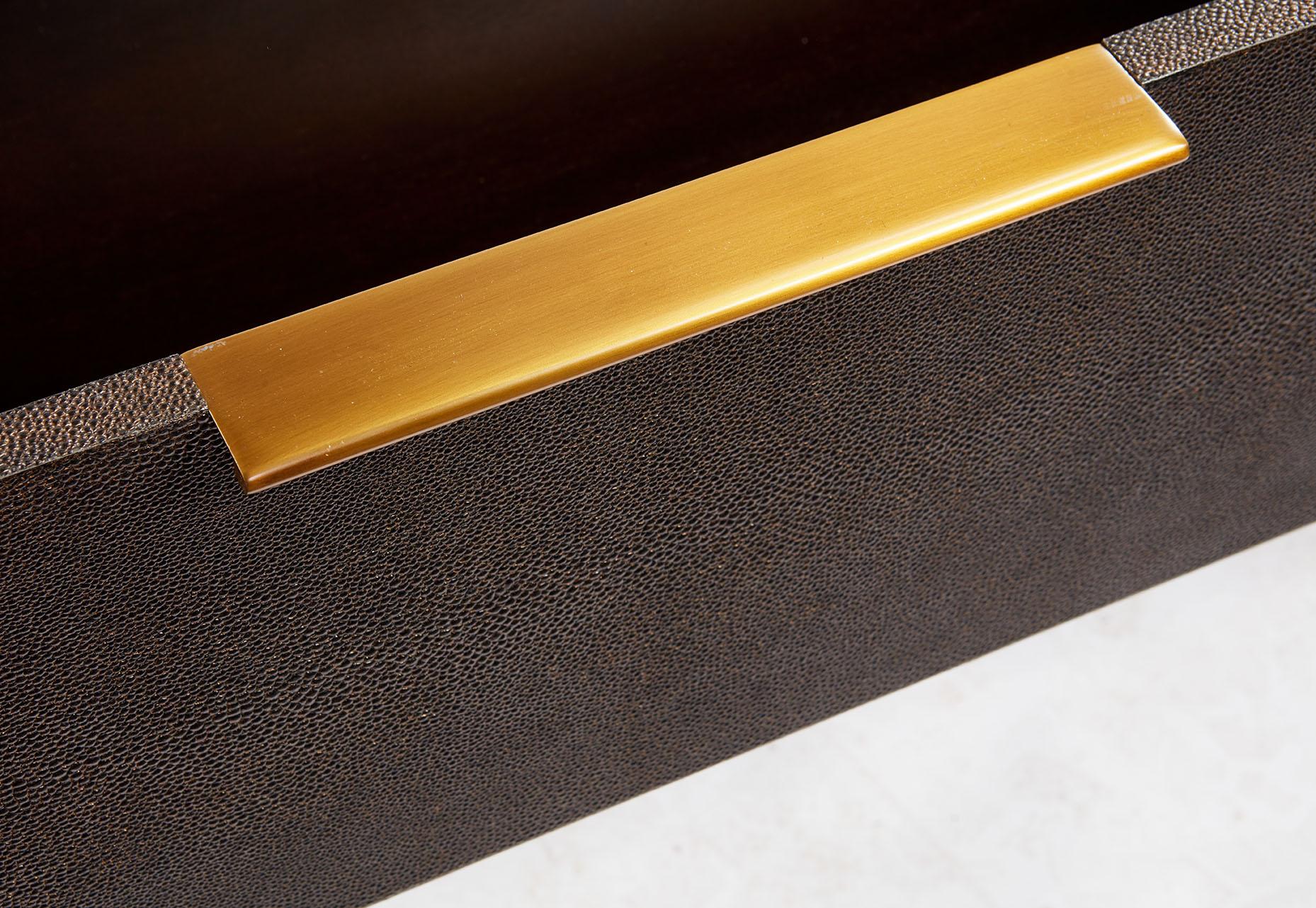 Shagreen and Brass Chest of Drawers In Good Condition For Sale In Lyndhurst, NJ