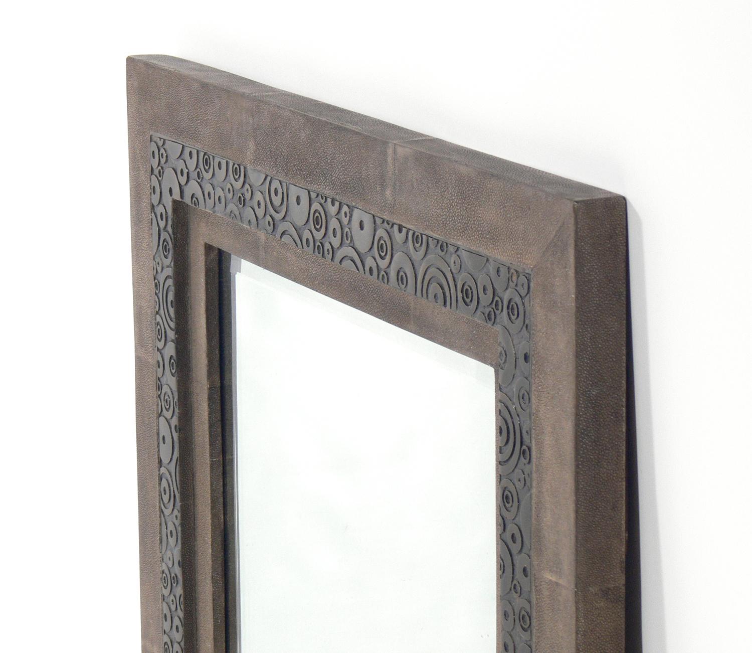 Art déco Miroir en galuchat et bronze de R & Y Augousti en vente